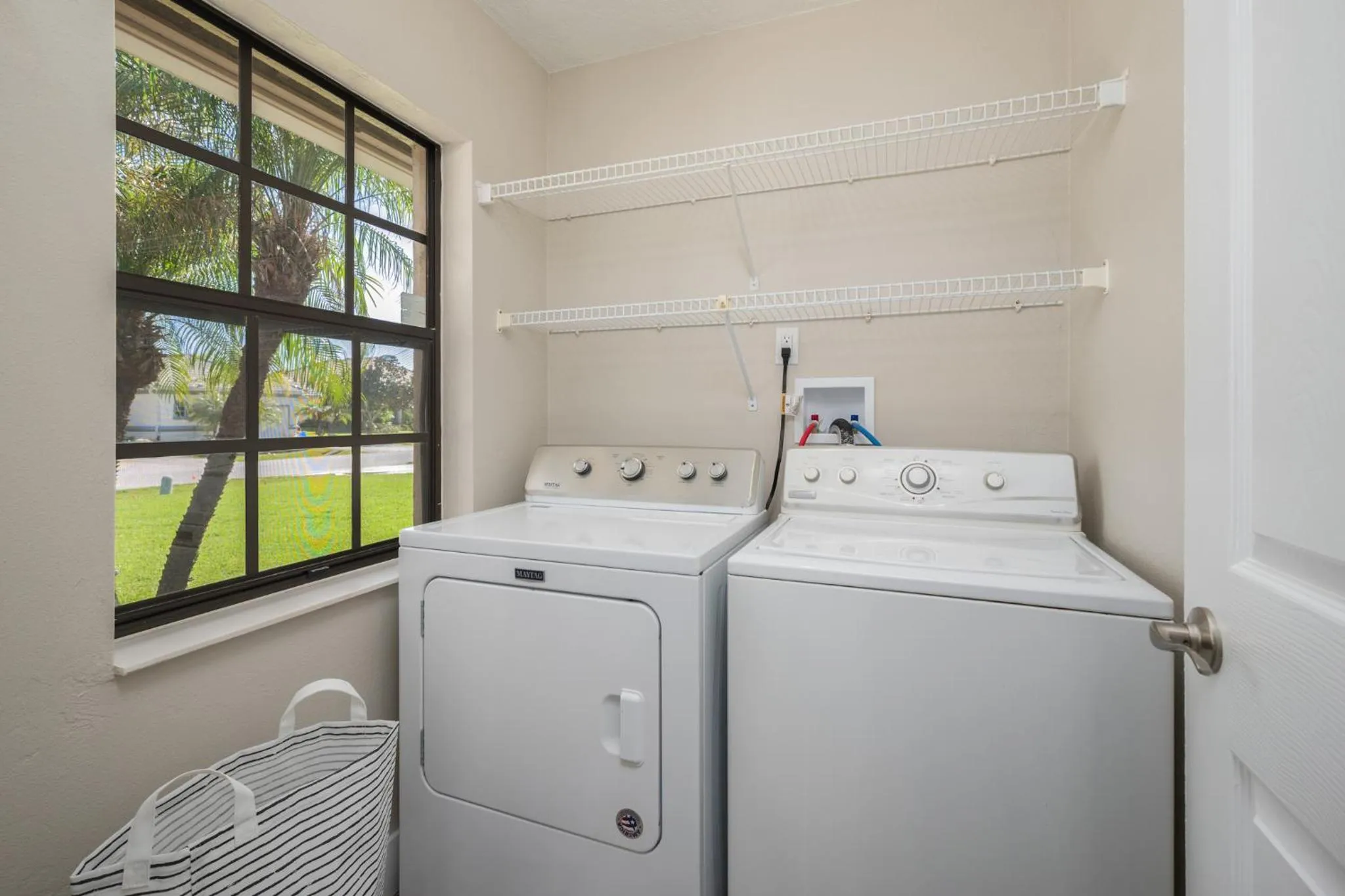 Property building in 9863SSLNGPCNH - Smooth Sailing