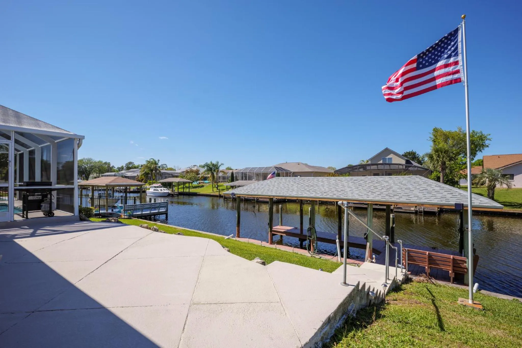 Property building in 9863SSLNGPCNH - Smooth Sailing