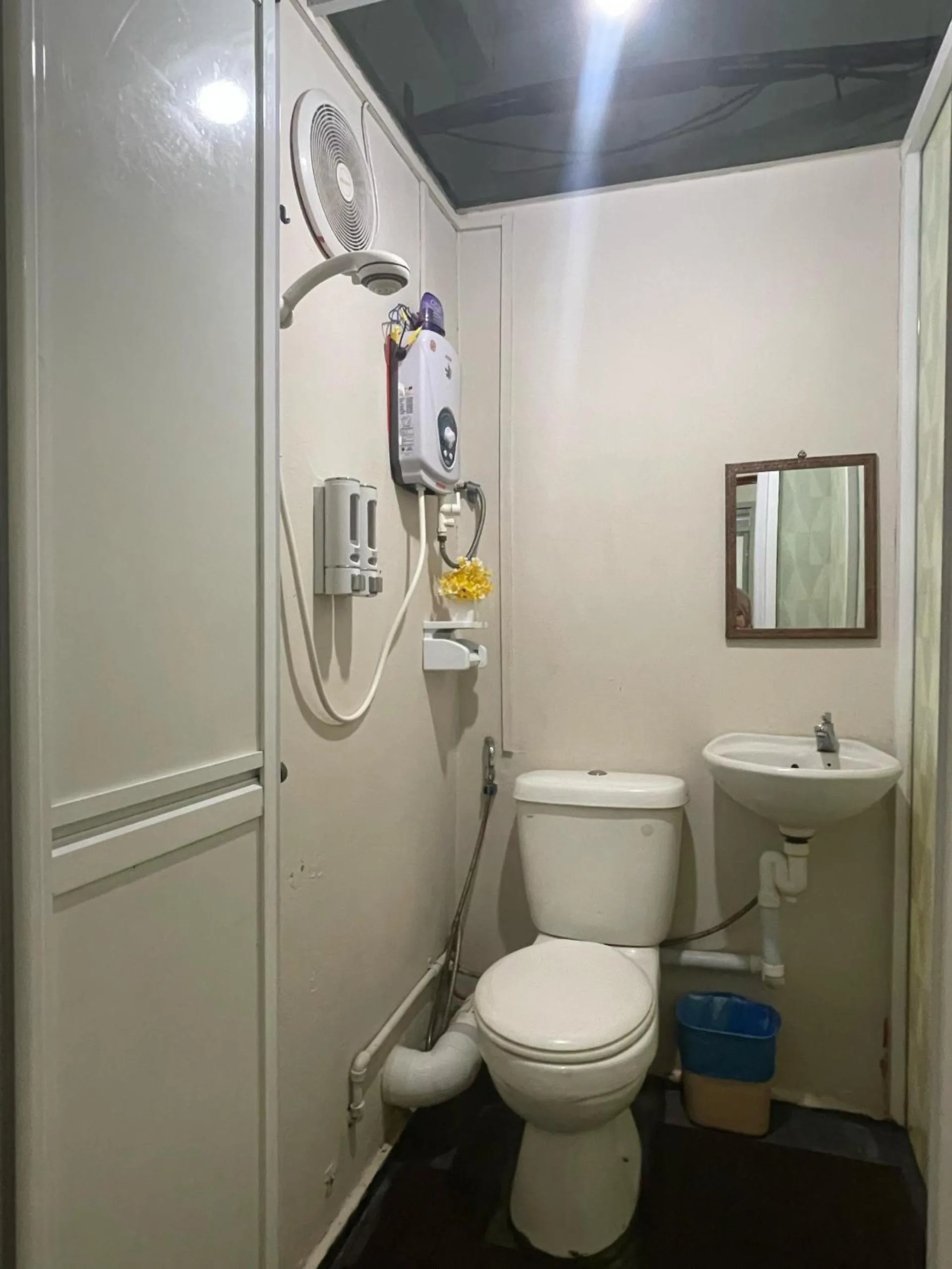 Toilet in Warisan Family inn @ Seafront