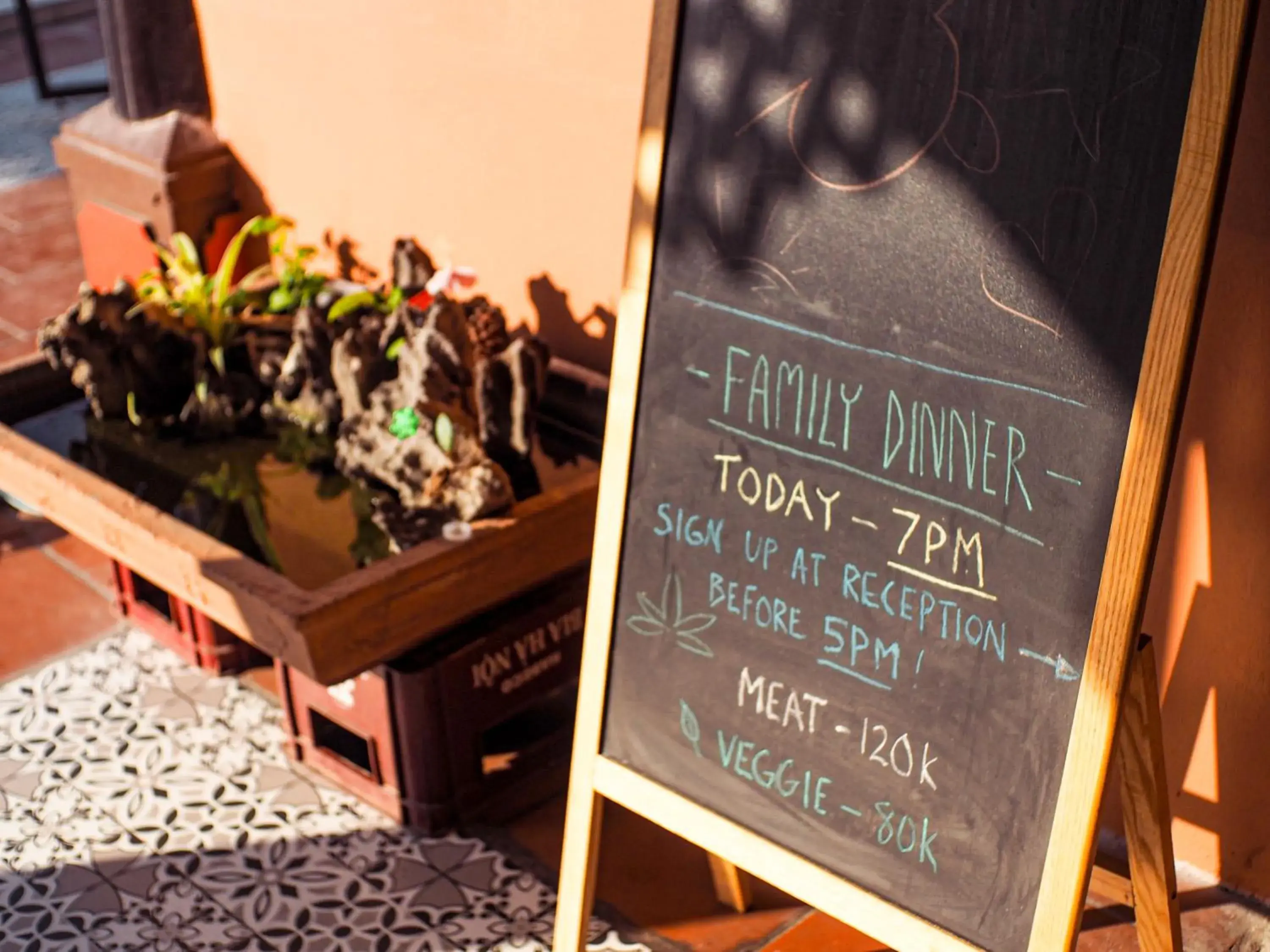 Restaurant/places to eat in Cat Ba SOL Beach Restaurant/places to eat in Cat Ba SOL Beach