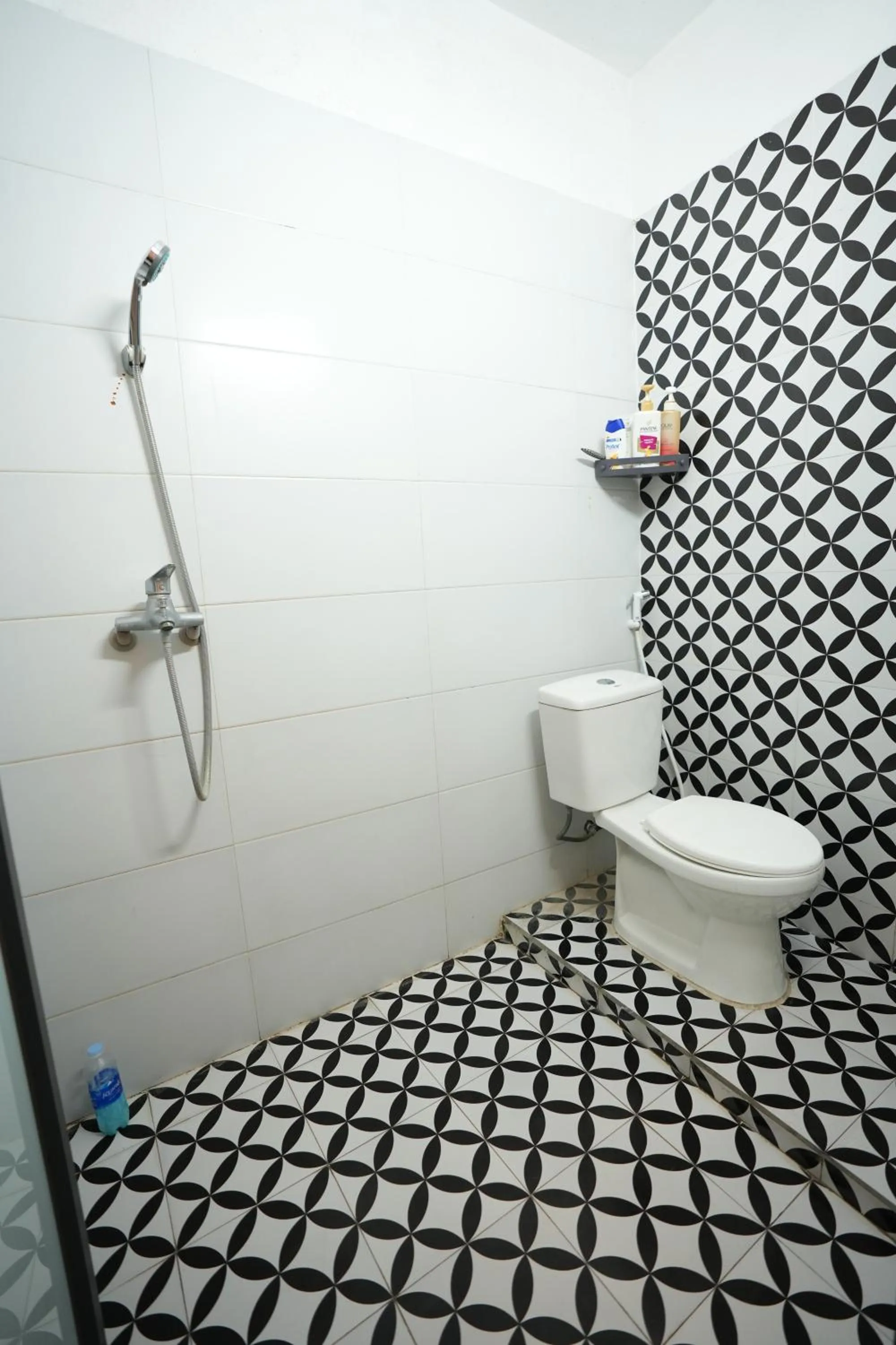 Bathroom in Cat Ba SOL Beach