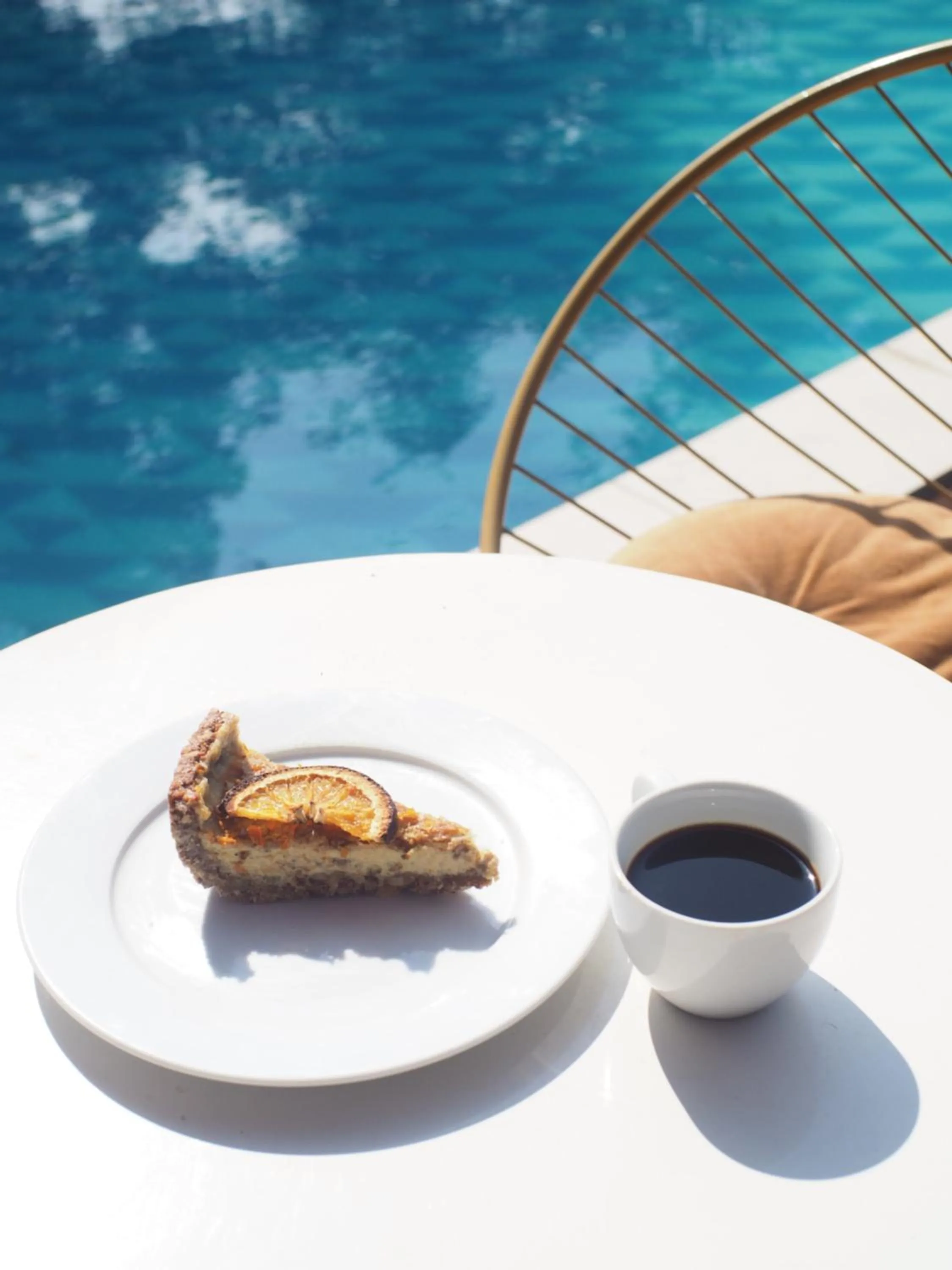 Food and drinks in Cat Ba SOL Beach