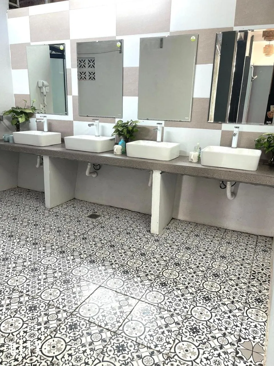 Bathroom in Cat Ba SOL Beach