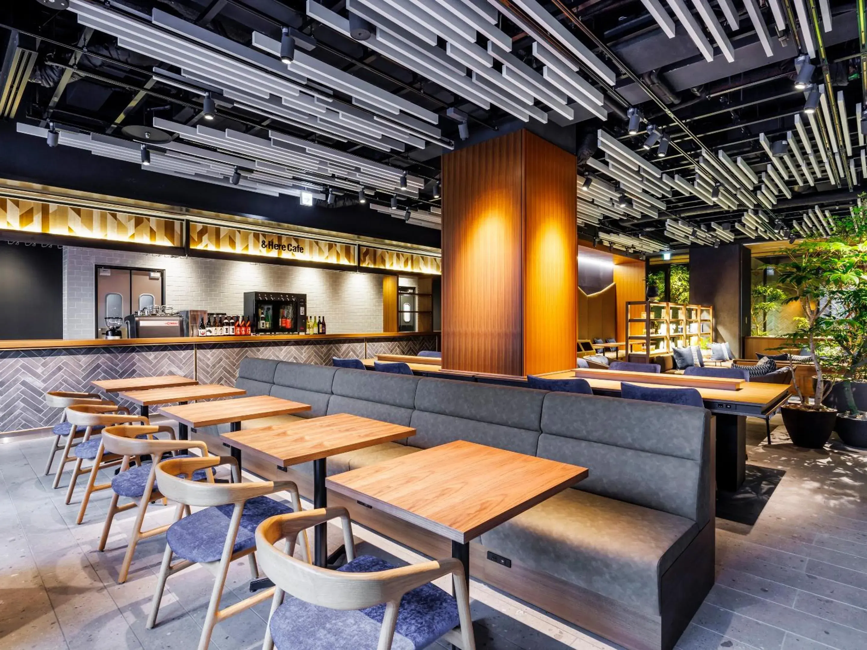 Lounge or bar in &Here TOKYO UENO Lounge or bar in &Here TOKYO UENO