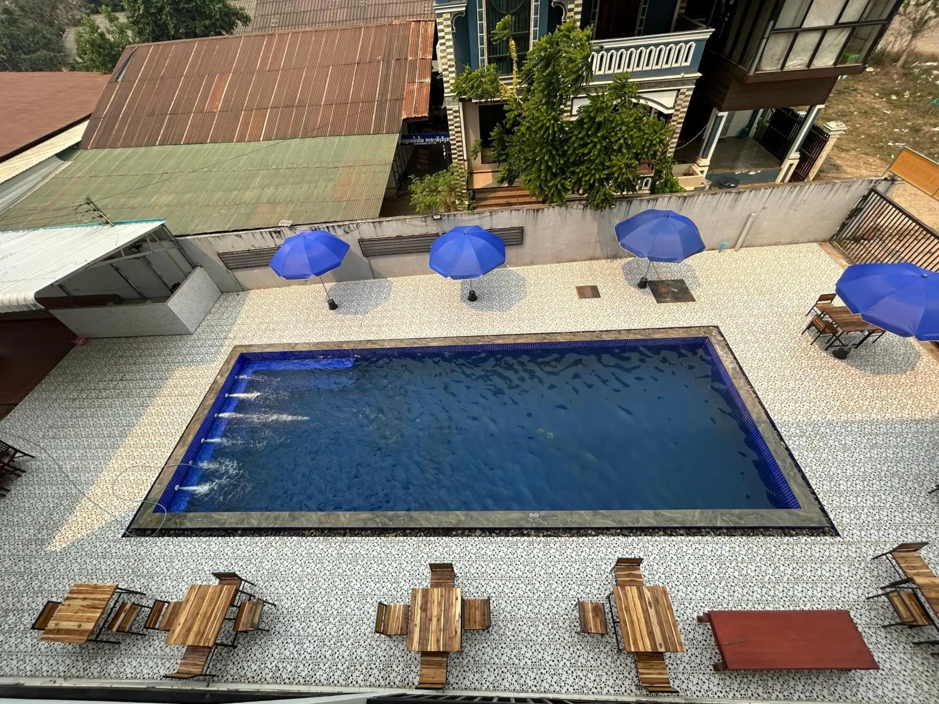 Property building in Vang Vieng Backpackers Hostel Property building in Vang Vieng Backpackers Hostel