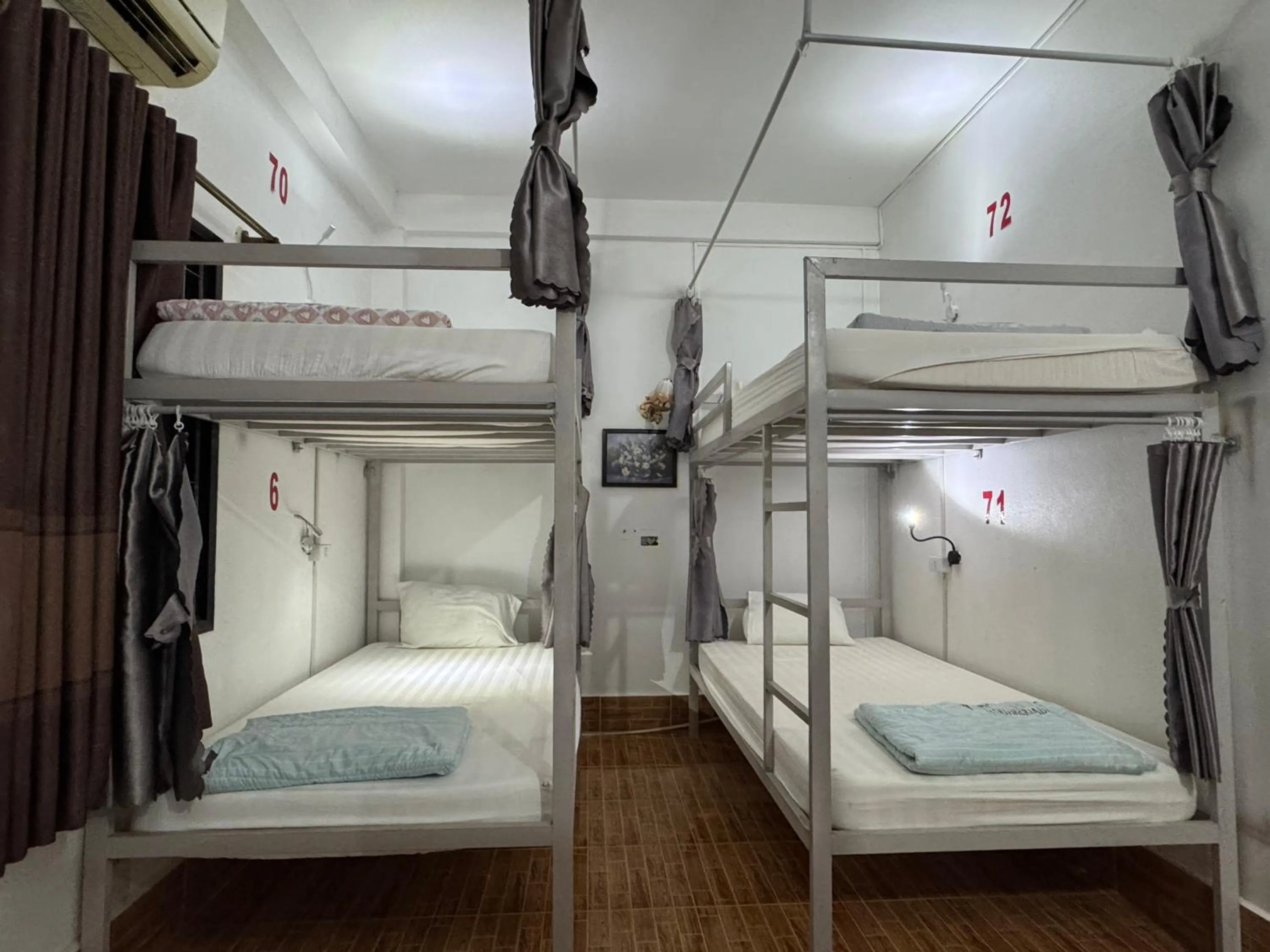 Photo of the whole room, Bed in Santi Villa