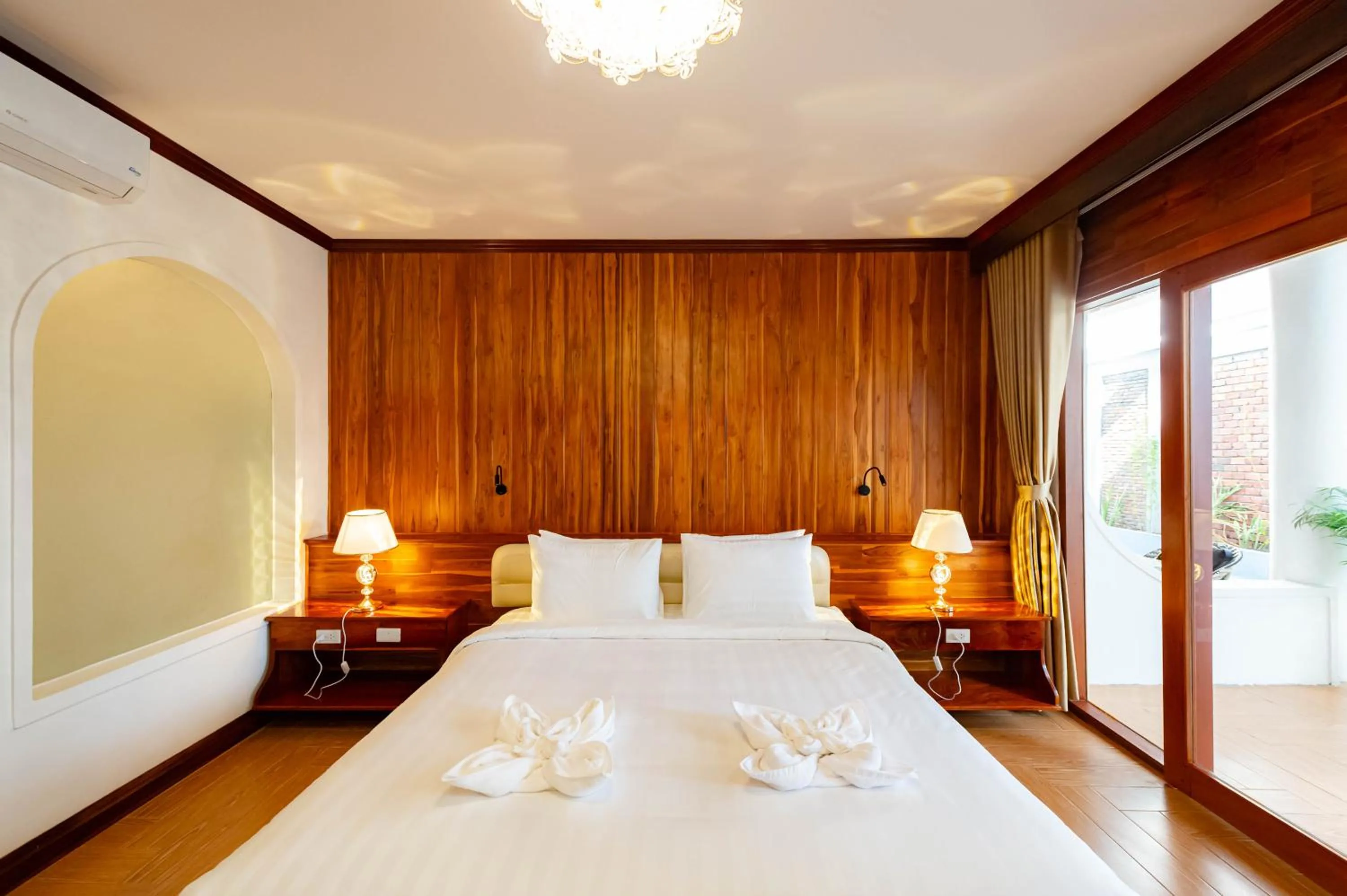 Bed in LuangPrabang Center Hotel