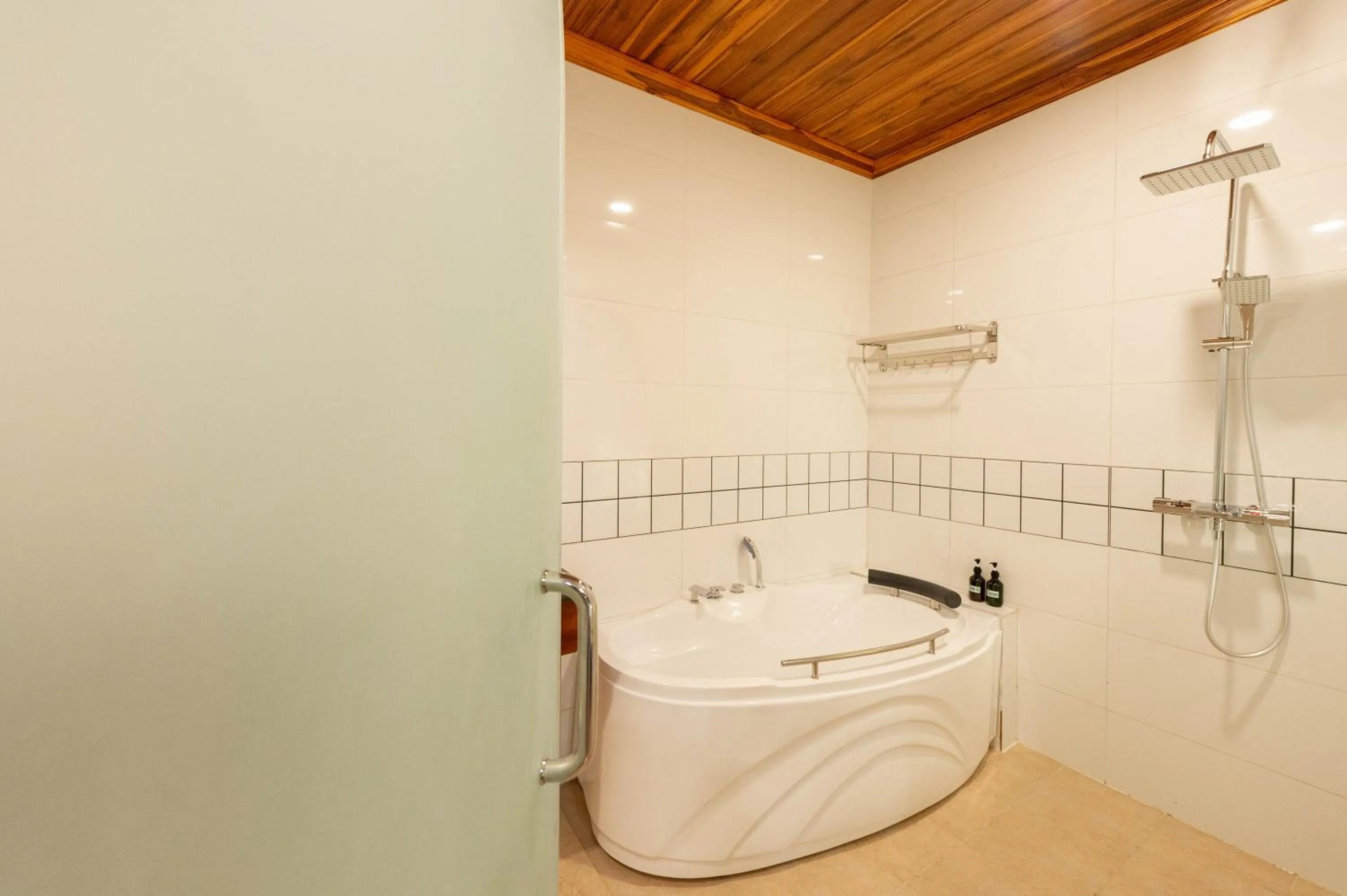 Bathroom in LuangPrabang Center Hotel