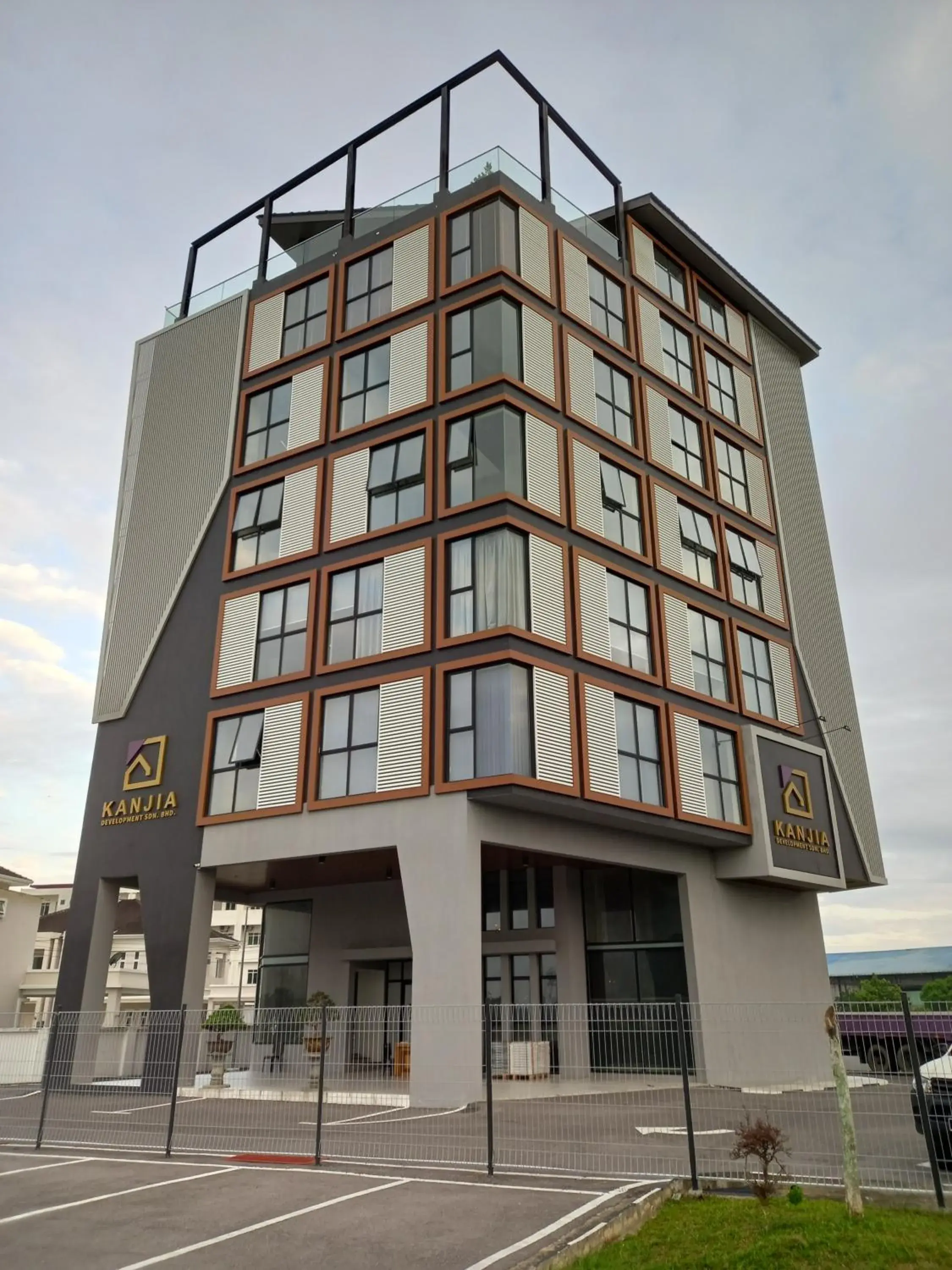 Property building in KAN JIA Property building in KAN JIA