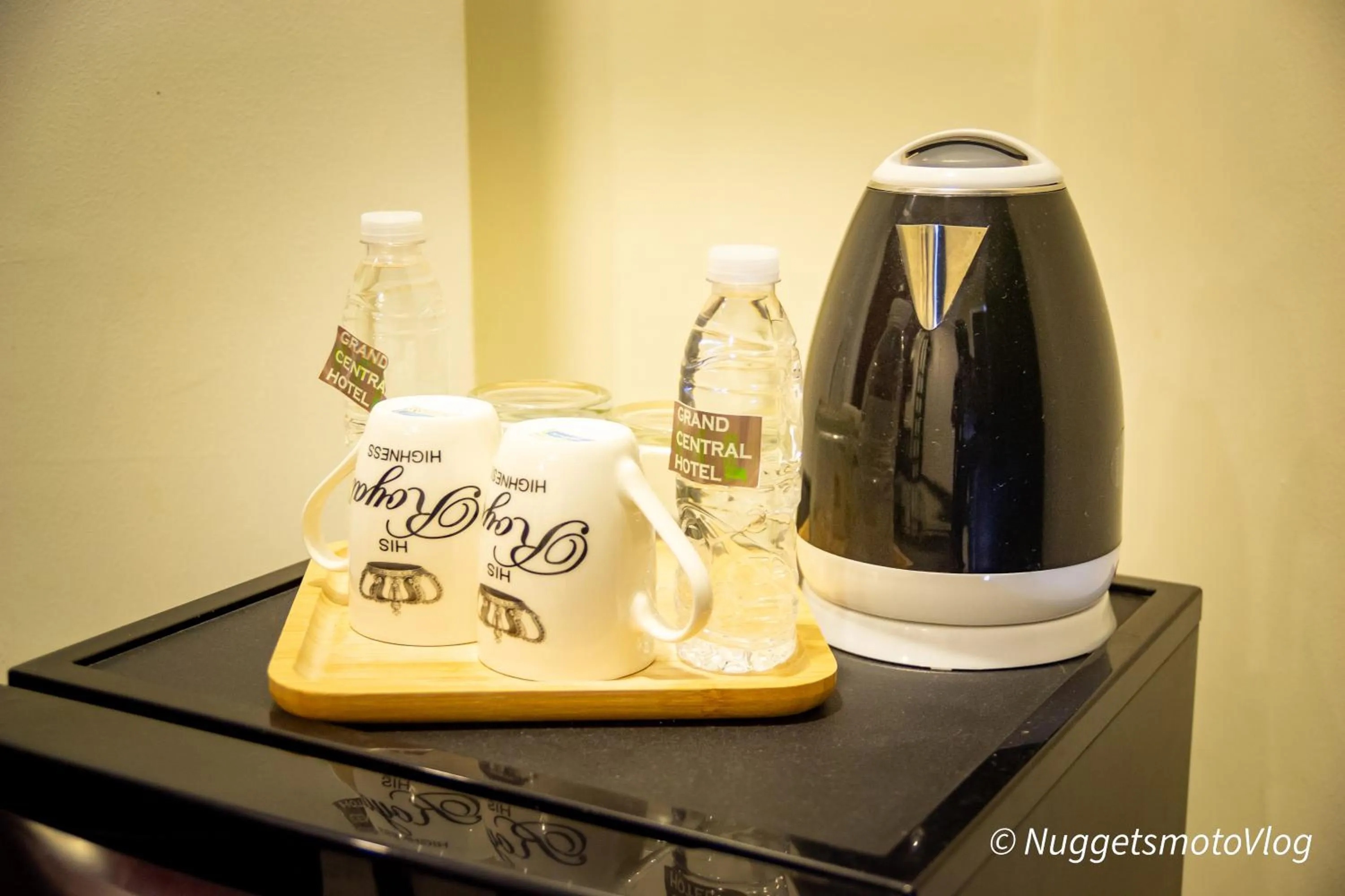 Coffee/tea facilities in Grand Central Hotel