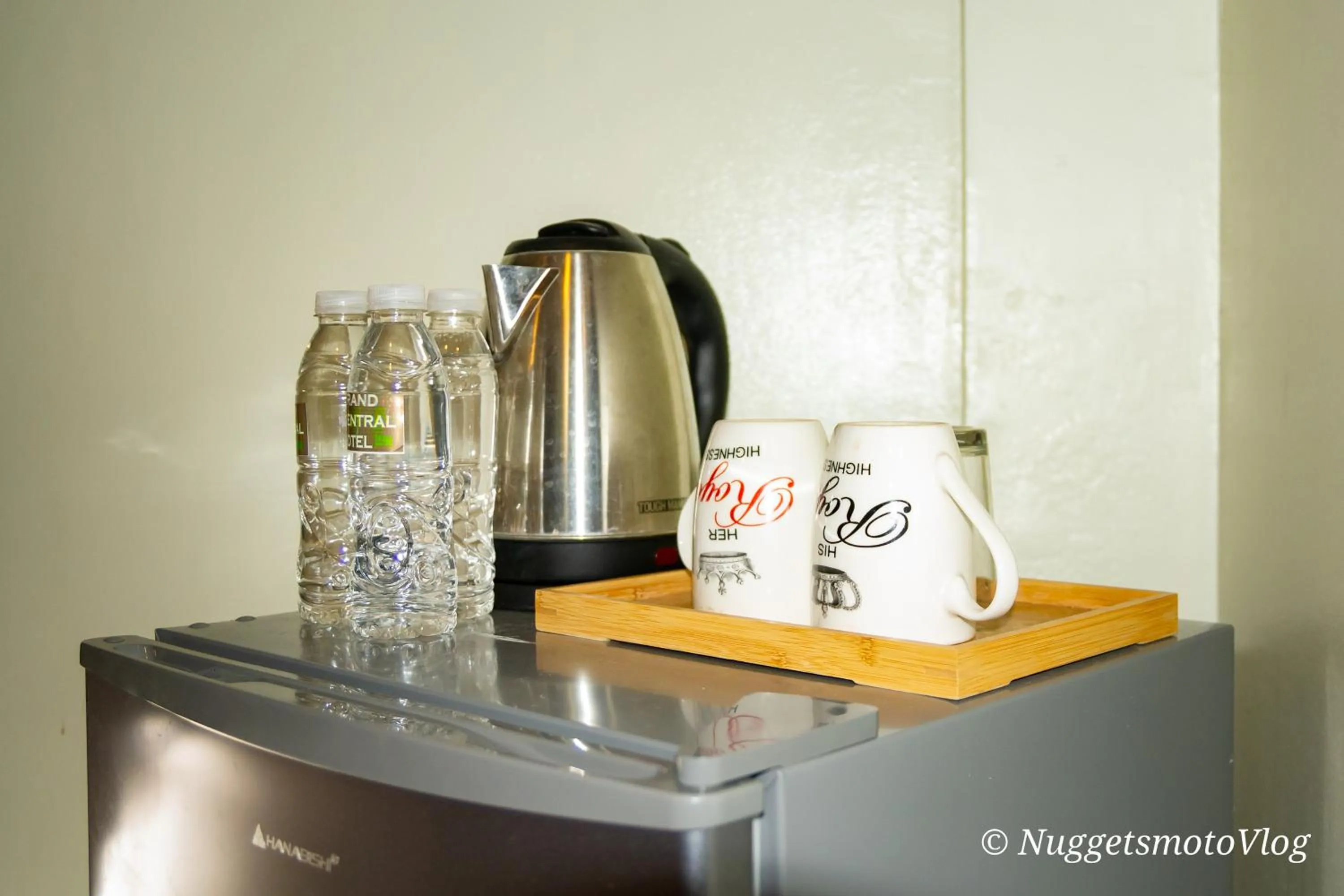 Coffee/tea facilities in Grand Central Hotel