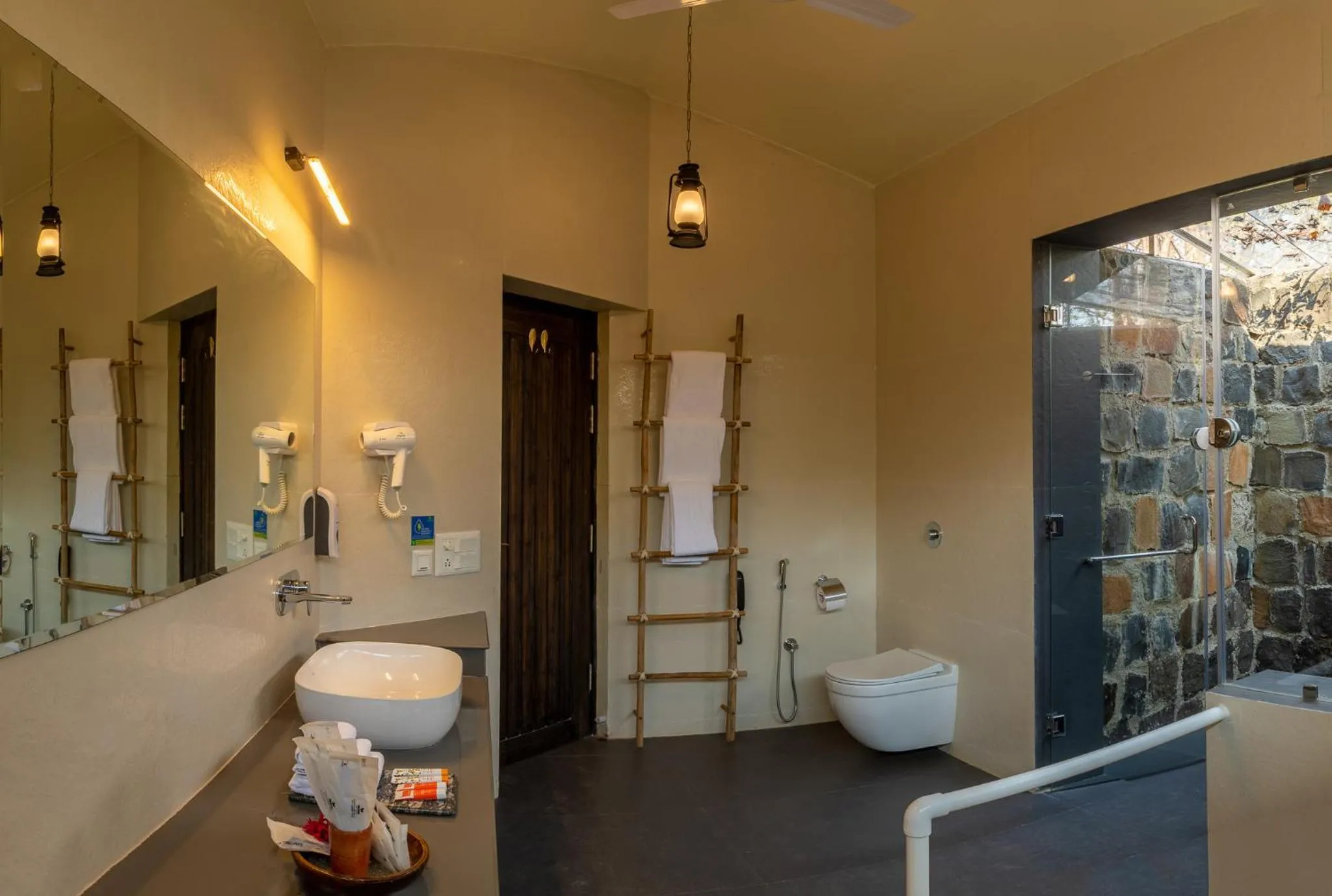 The Riverwood Forest Retreat - Kanha
