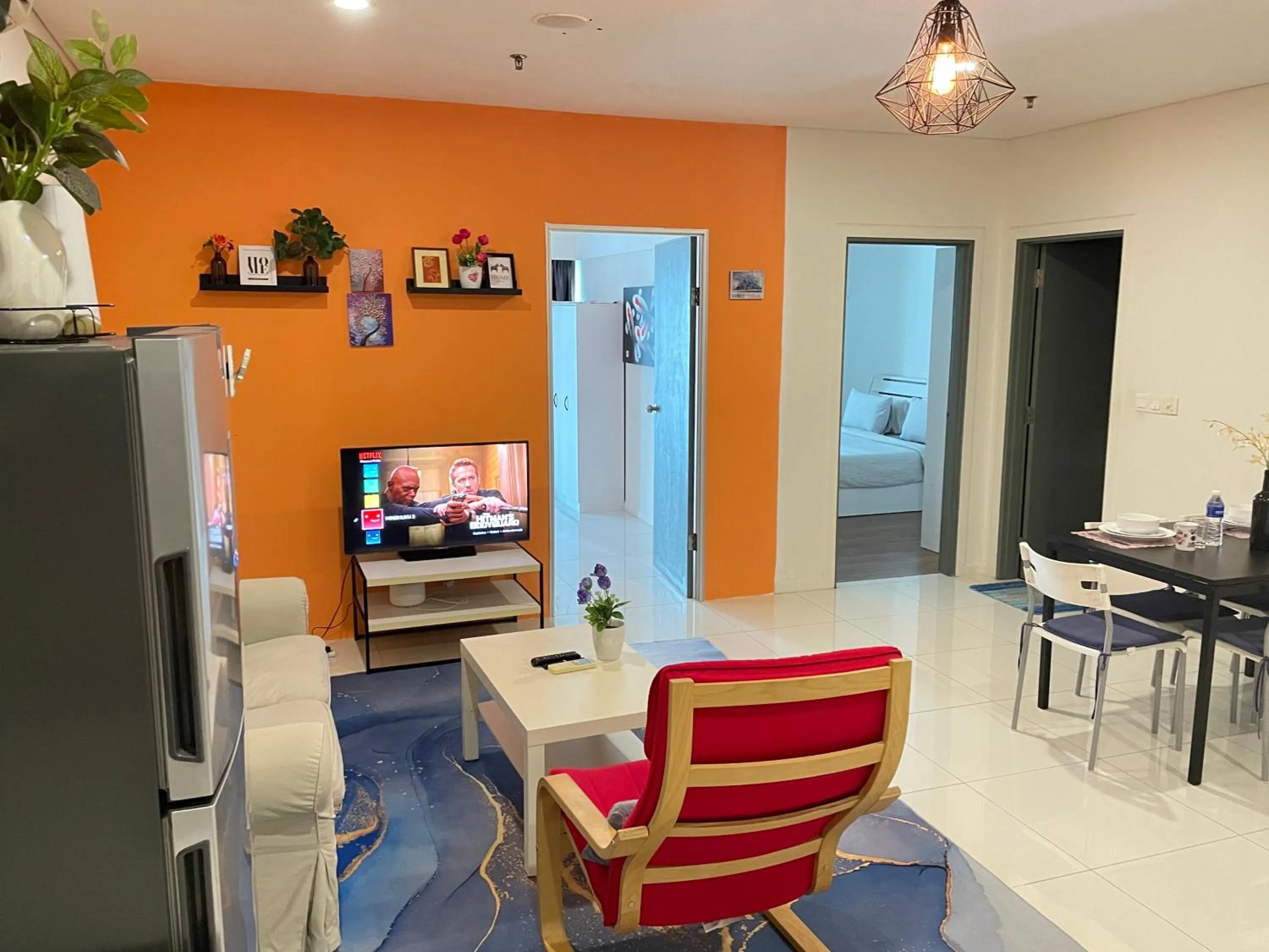 Living room in Mercu Summer Suite KLCC by Kuminshu