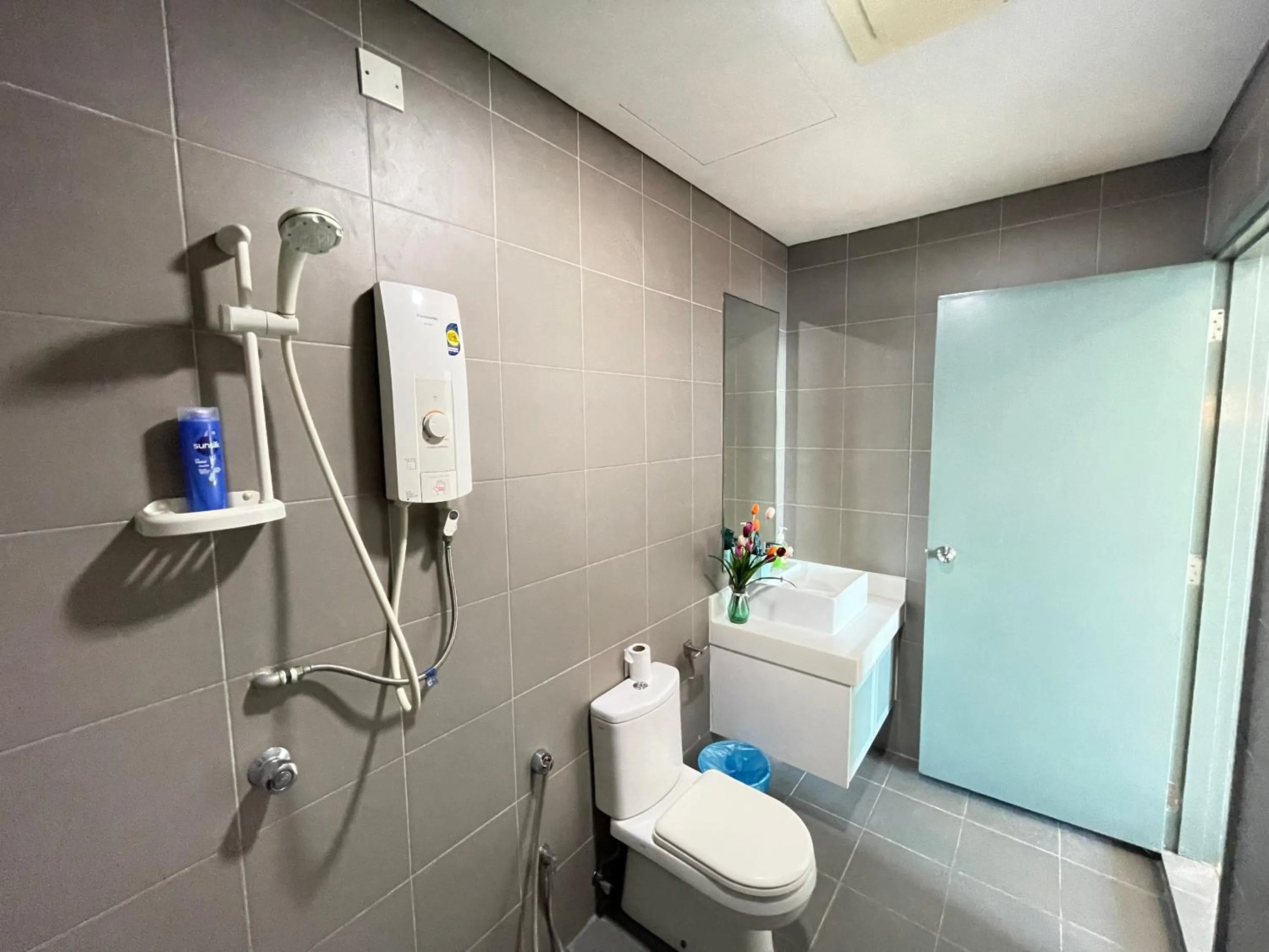 Shower in Mercu Summer Suite KLCC by Kuminshu