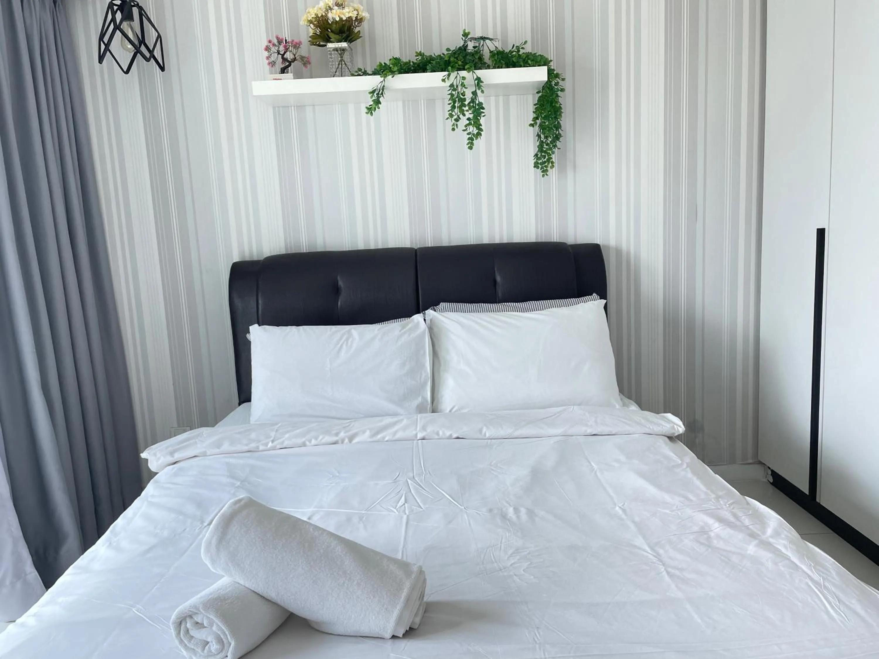 Bed in Mercu Summer Suite KLCC by Kuminshu