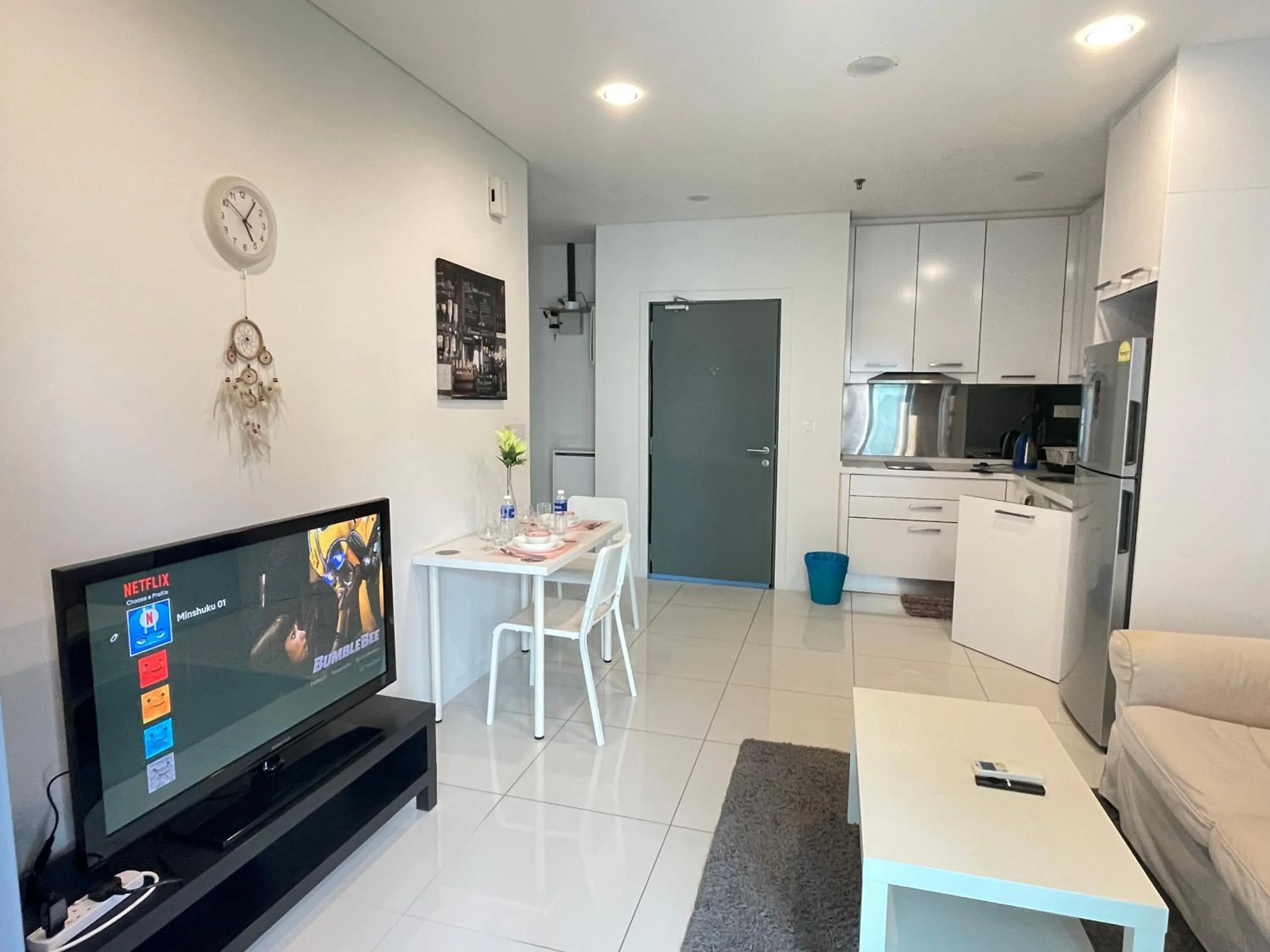 TV and multimedia in Mercu Summer Suite KLCC by Kuminshu