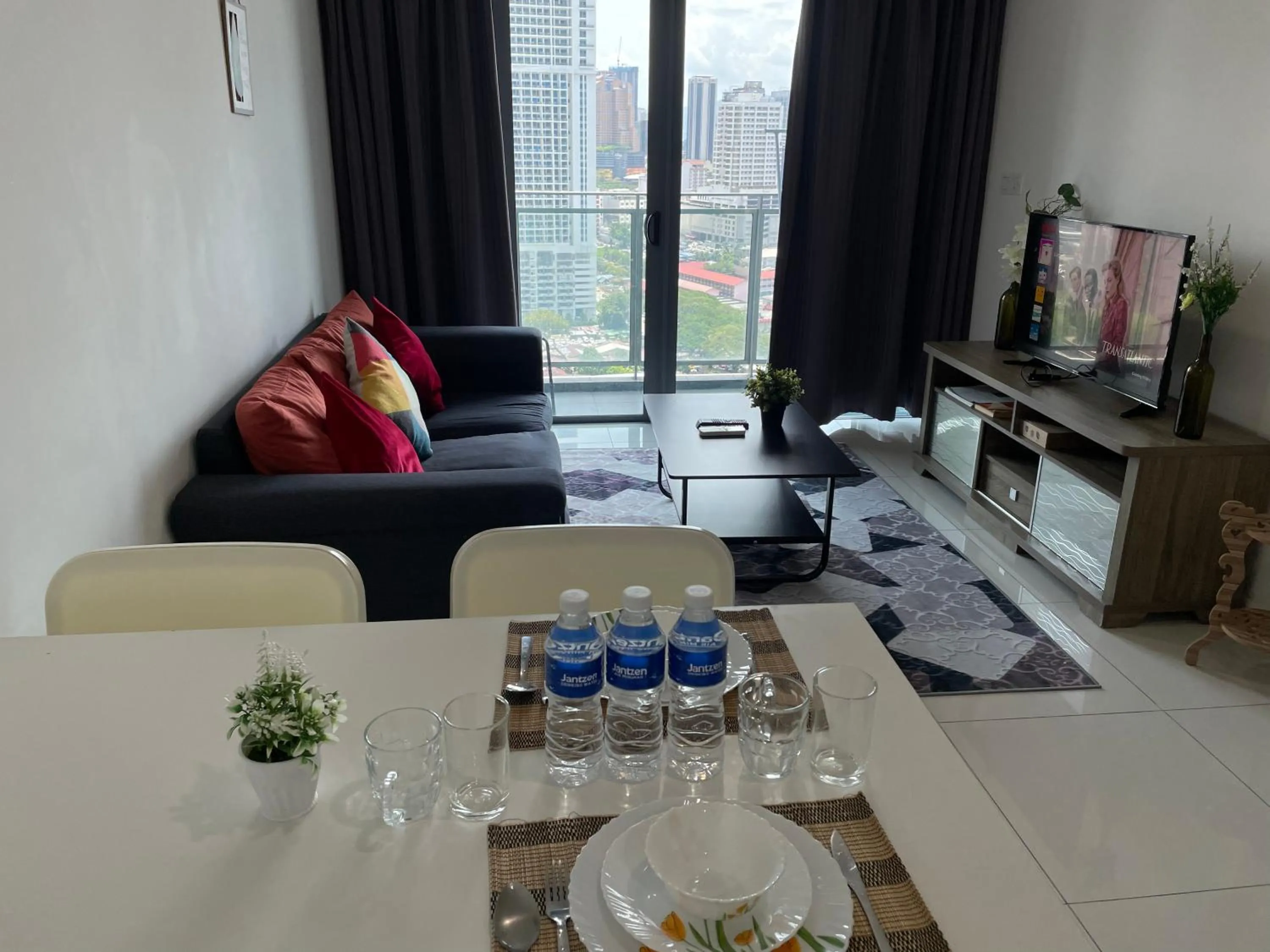 Dining area in Mercu Summer Suite KLCC by Kuminshu