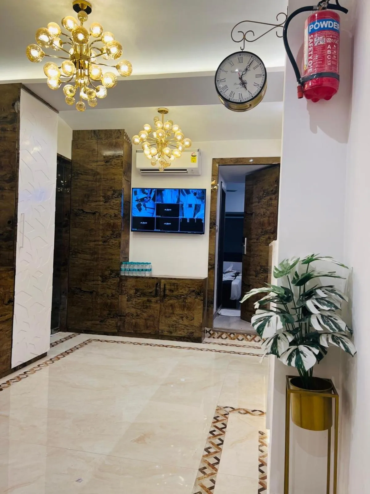 Lobby or reception in Hotel Larmont Luxury