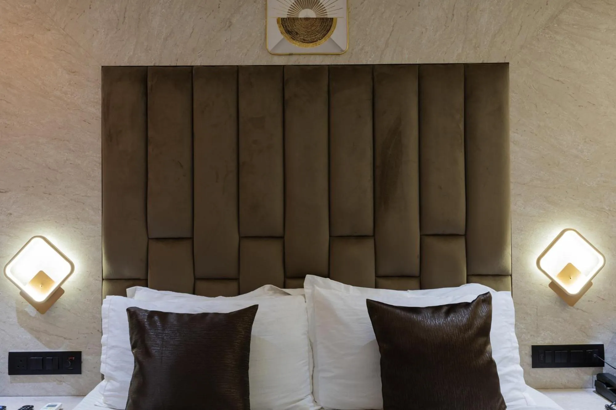 Bedroom, Bed in Hotel Larmont Luxury