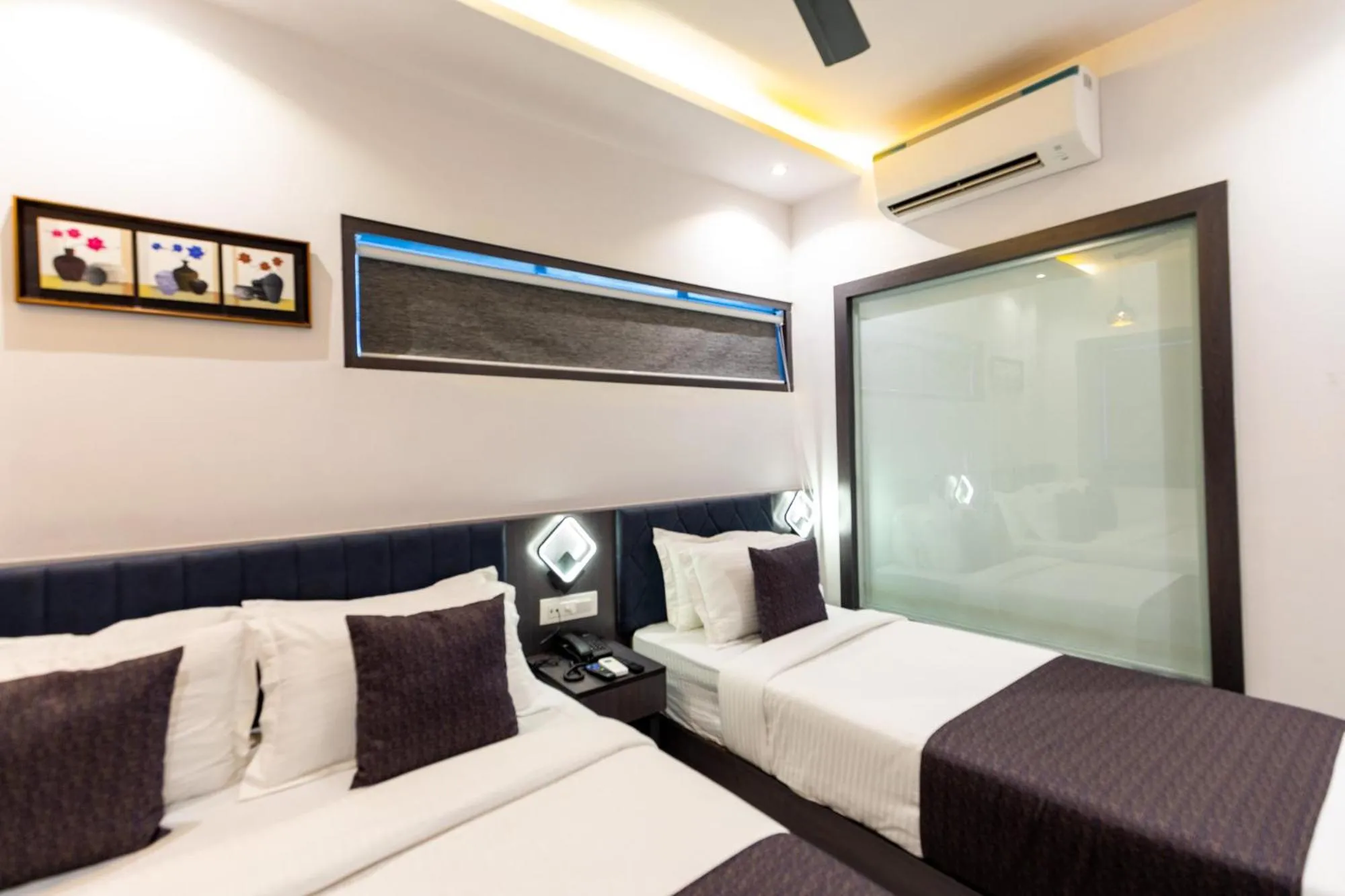 Bedroom, Bed in Hotel Larmont Luxury