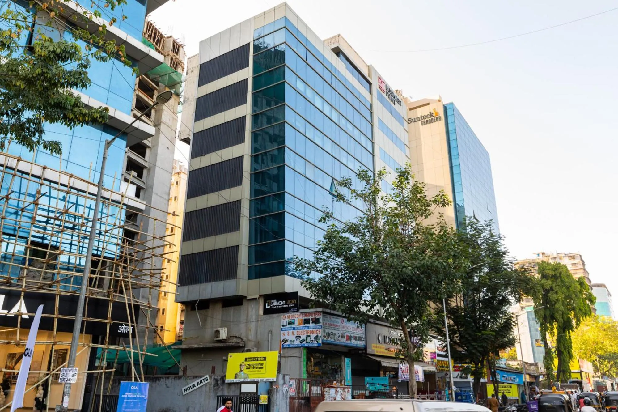 Property building in Hotel Larmont Luxury