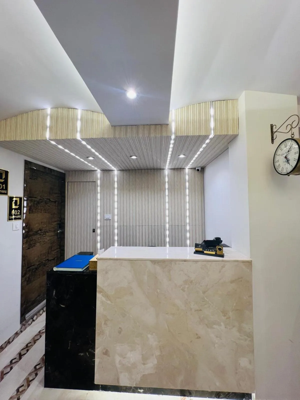 Lobby or reception in Hotel Larmont Luxury