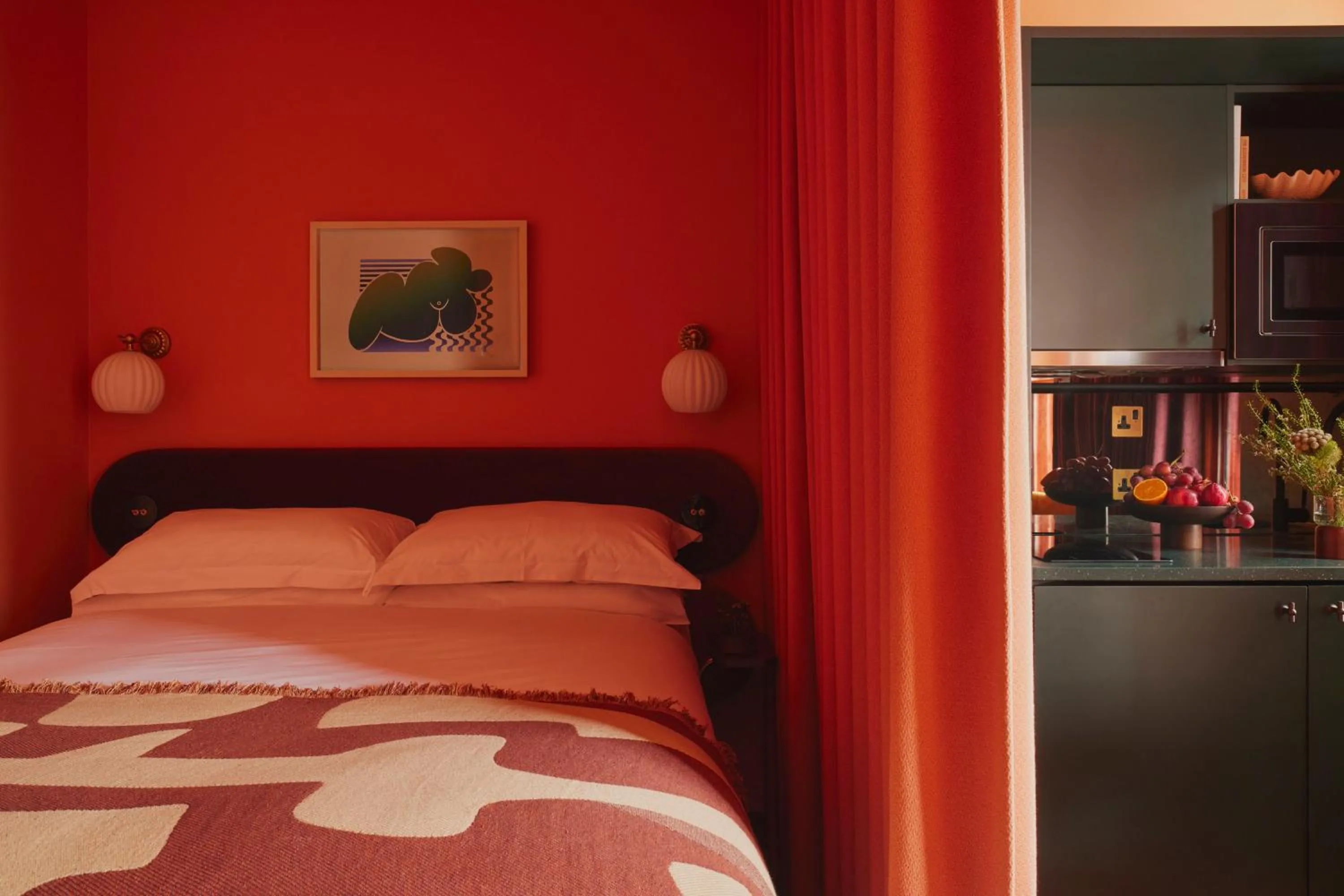 Photo of the whole room, Bed in Ember Locke Kensington