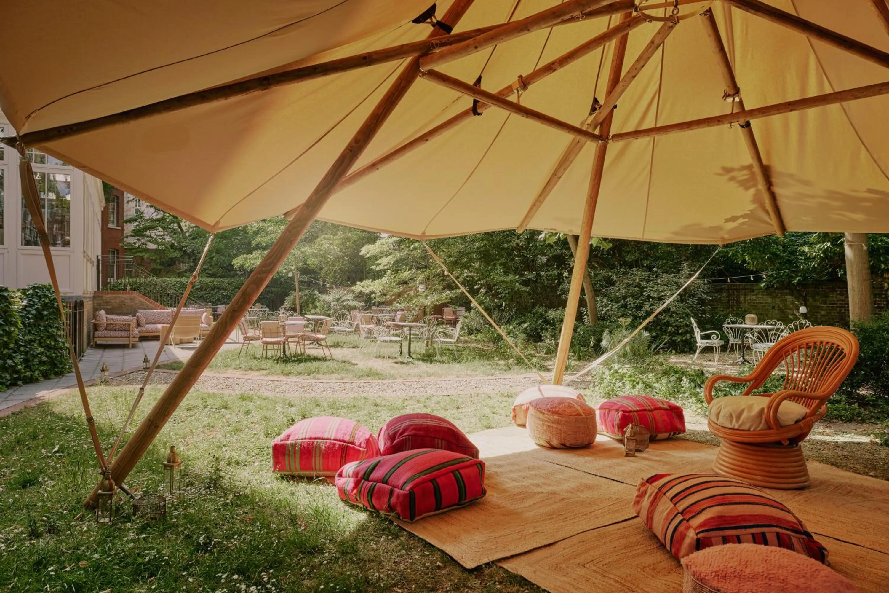 Garden in Ember Locke Kensington