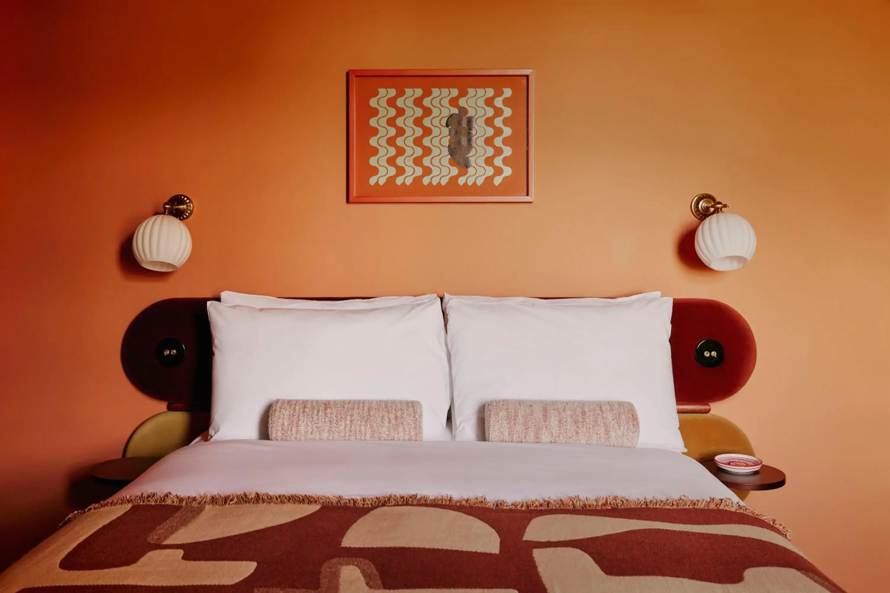 Photo of the whole room, Bed in Ember Locke Kensington Photo of the whole room, Bed in Ember Locke Kensington