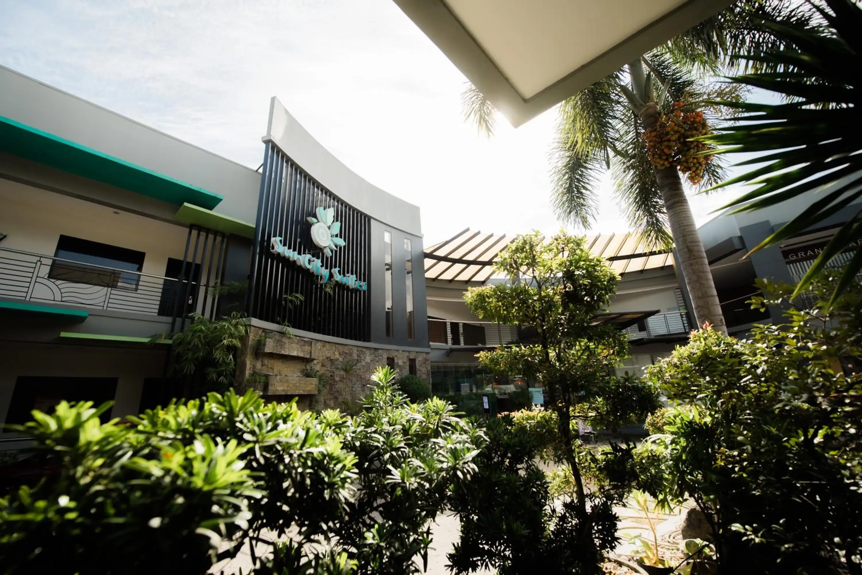 Property building in SunCity Suites Property building in SunCity Suites