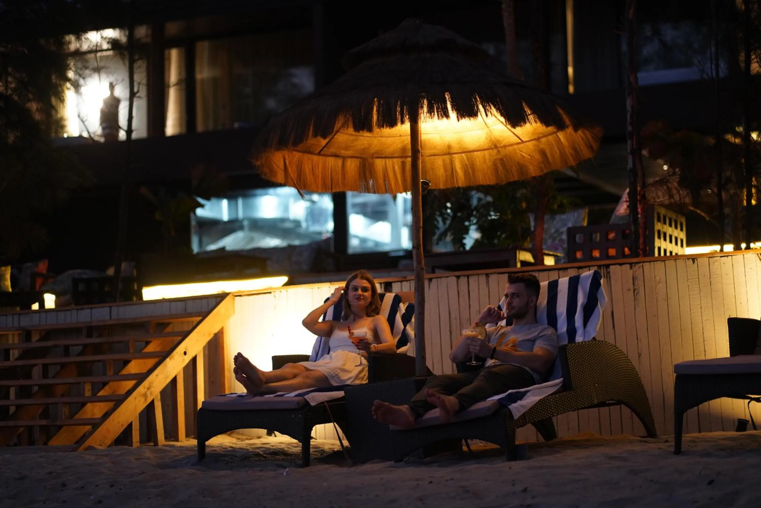 Seating area in Red Thread Morjim
