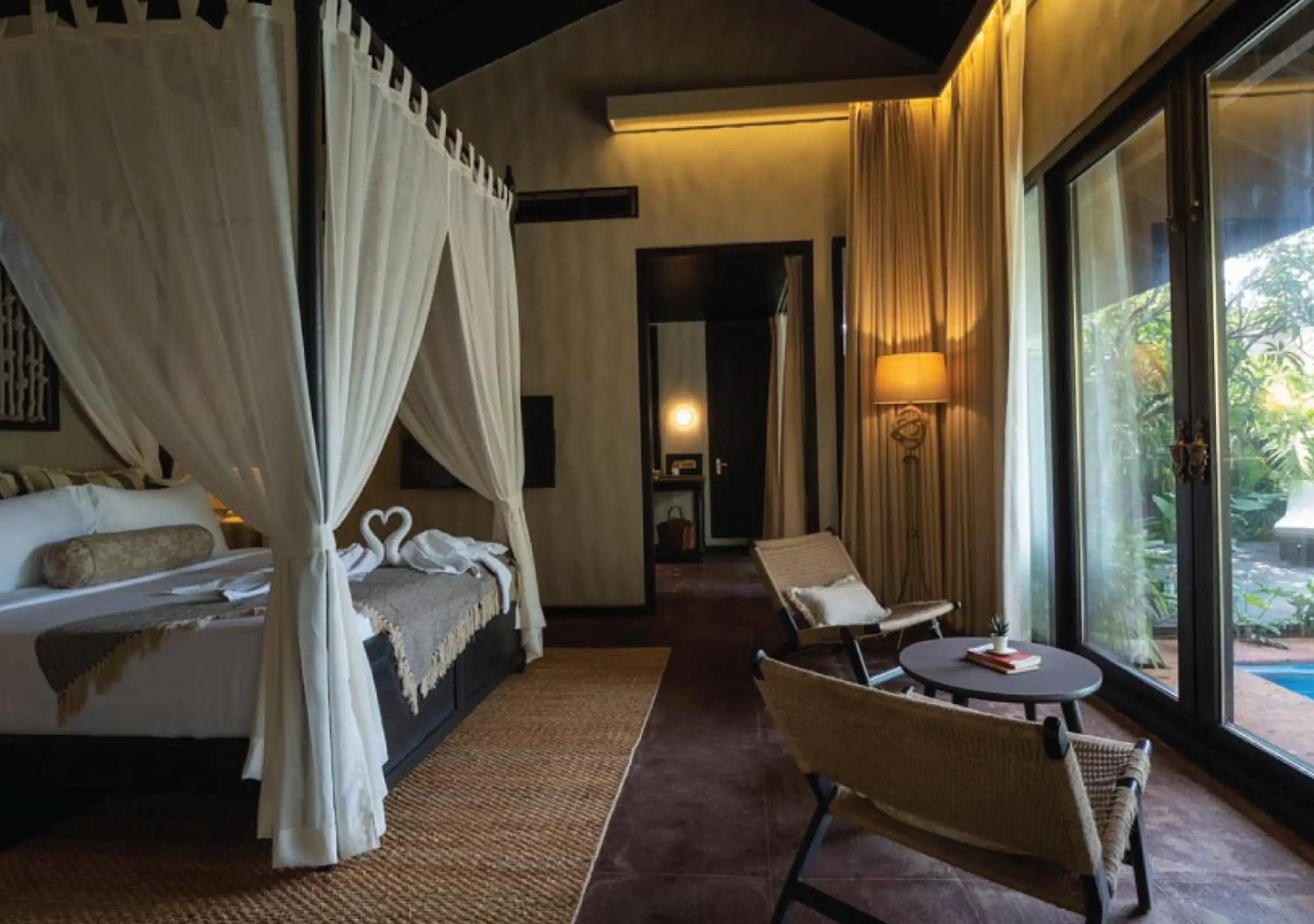 Bed in Red Thread Morjim Bed in Red Thread Morjim