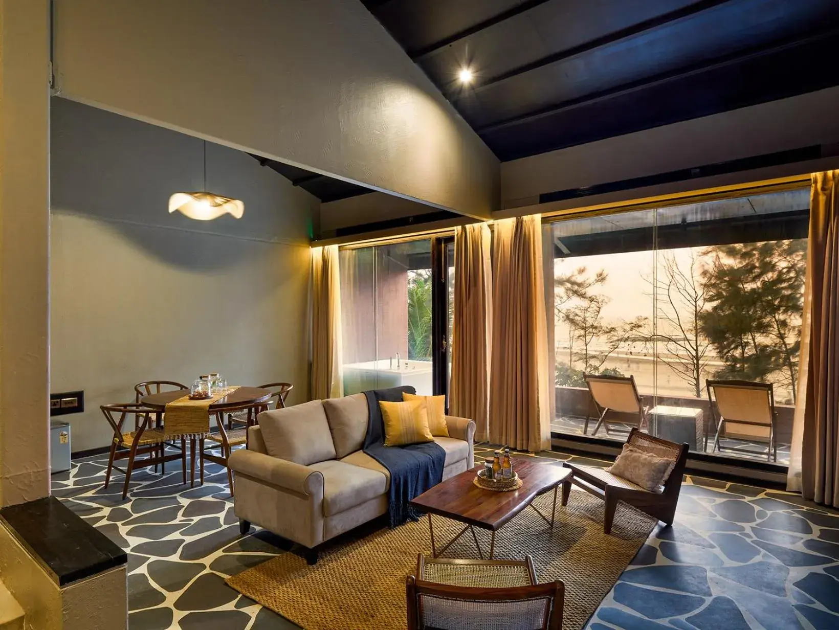 Living room in Red Thread Morjim Living room in Red Thread Morjim