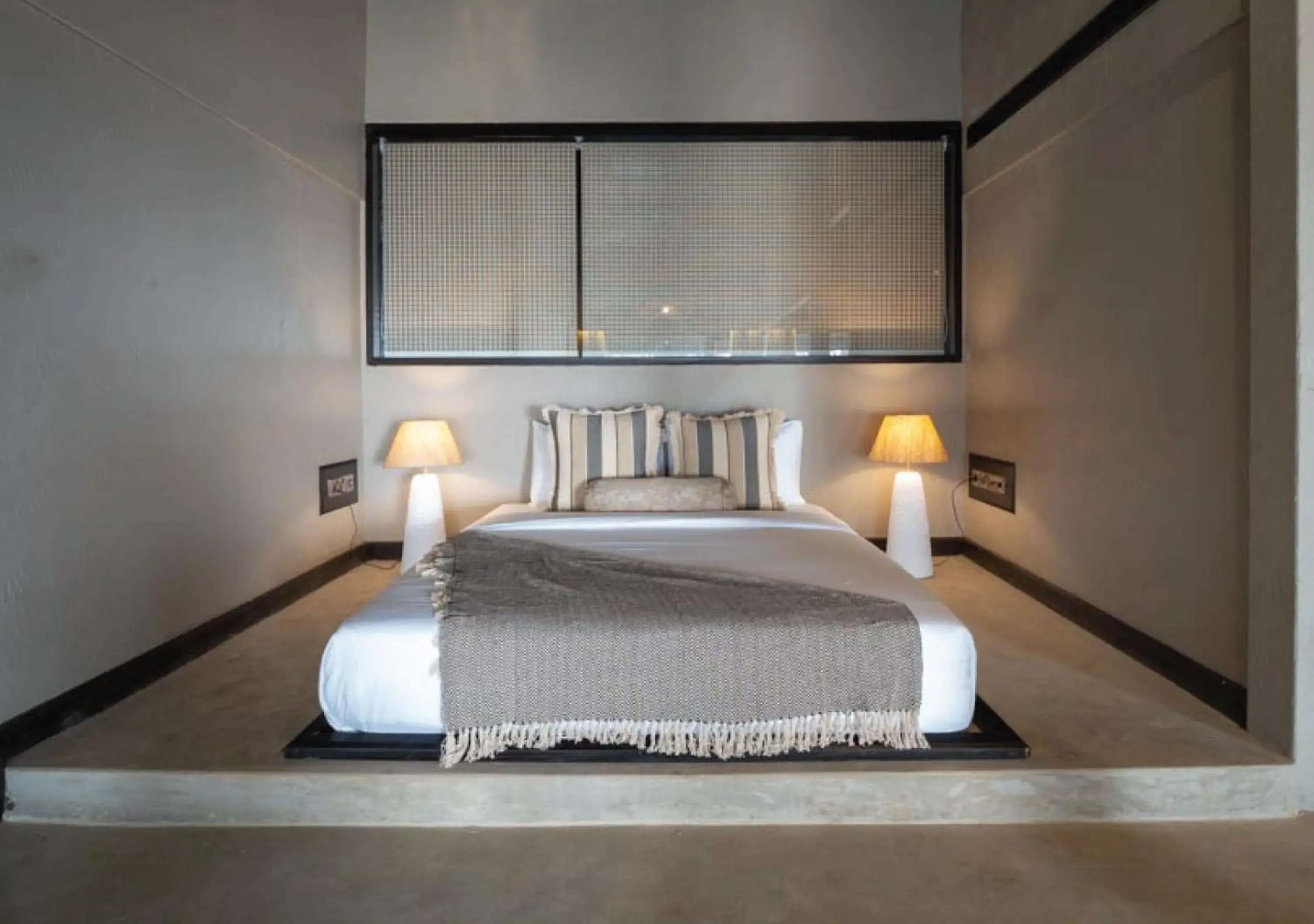 Bed in Red Thread Morjim Bed in Red Thread Morjim