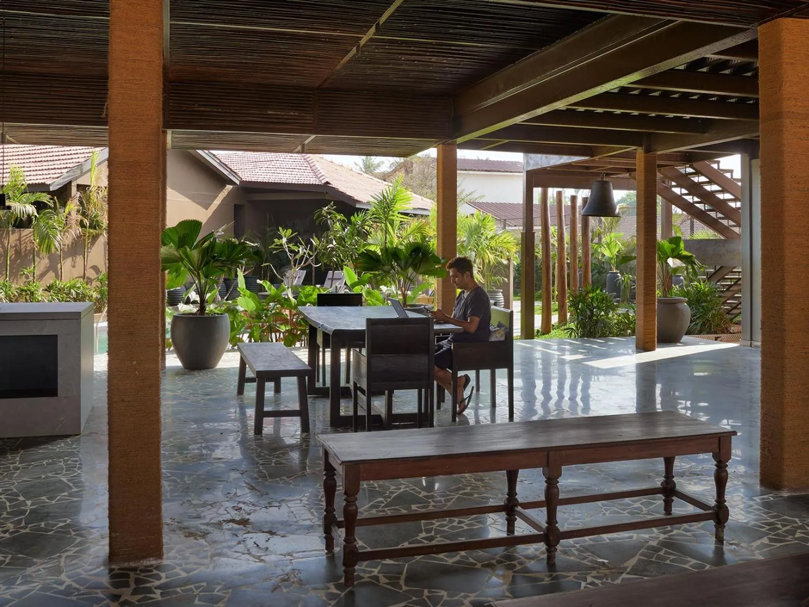 Restaurant/places to eat in Red Thread Morjim