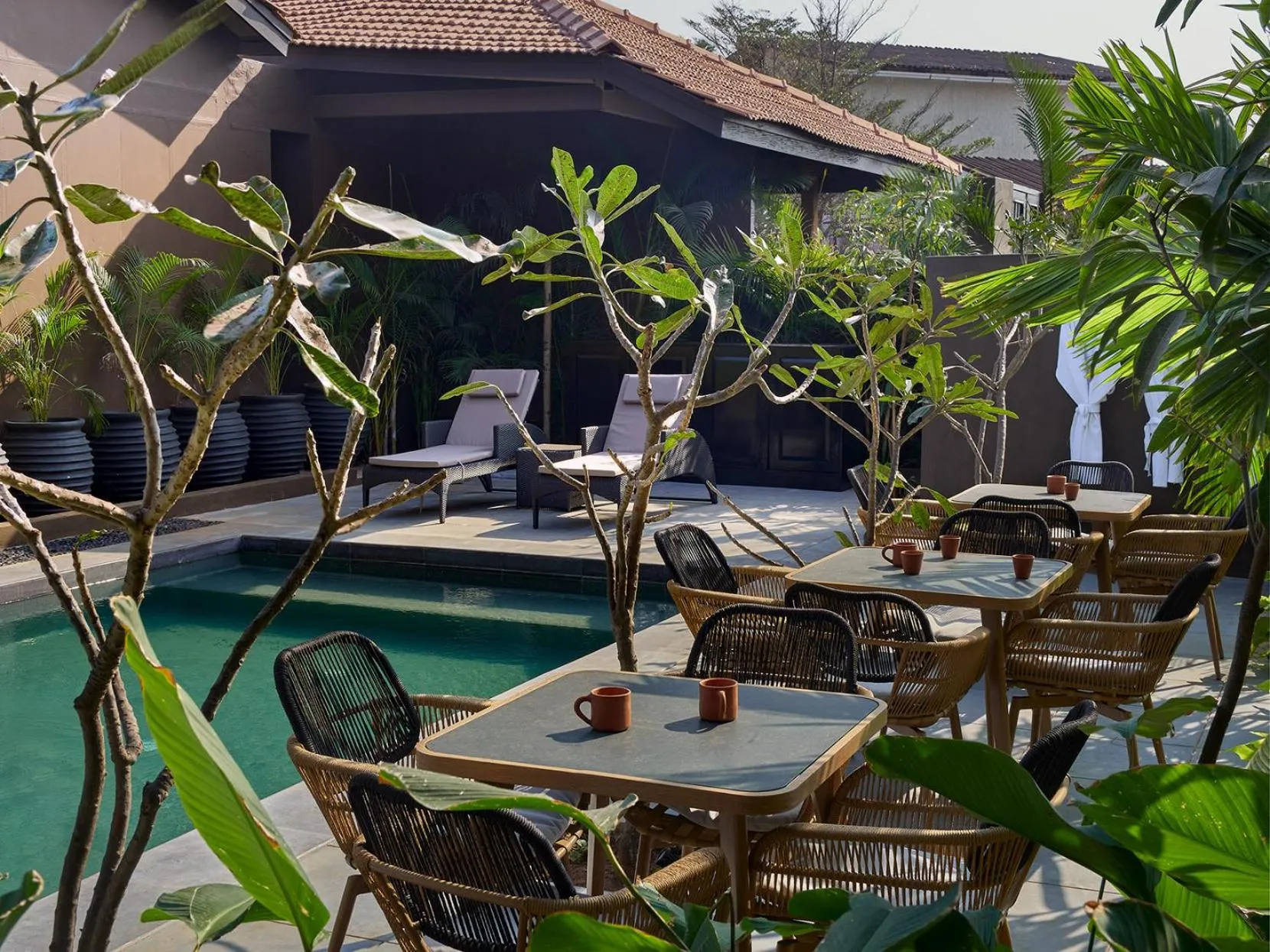 Swimming pool in Red Thread Morjim