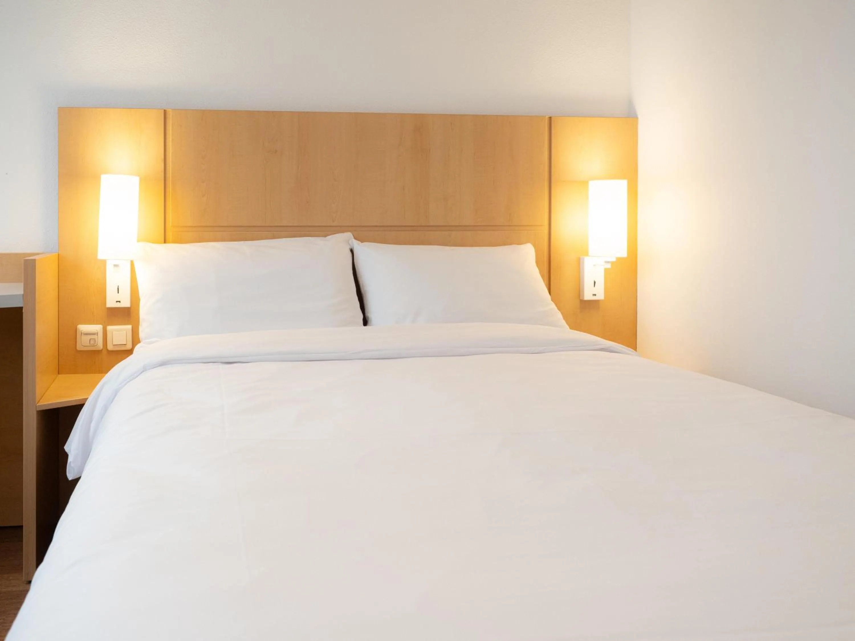 Photo of the whole room, Bed in B&B HOTEL Kielce Centrum