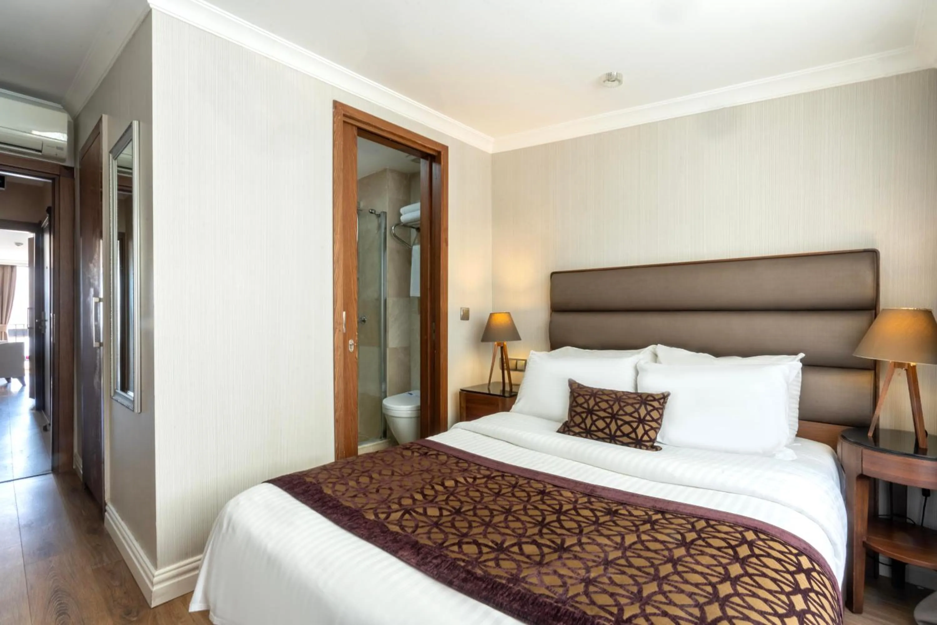 Bed in 6 Apartment Galata