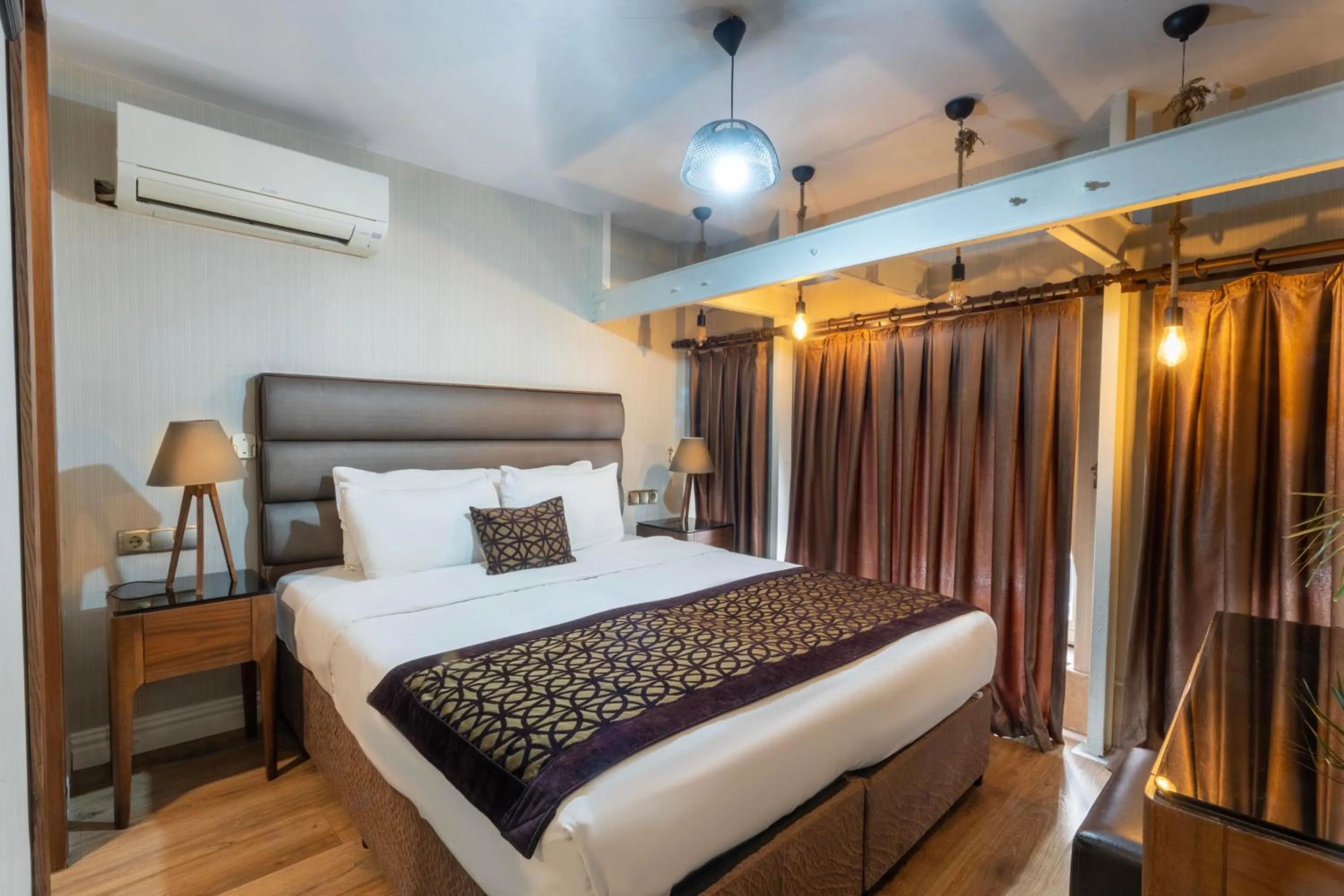 Bed in 6 Apartment Galata