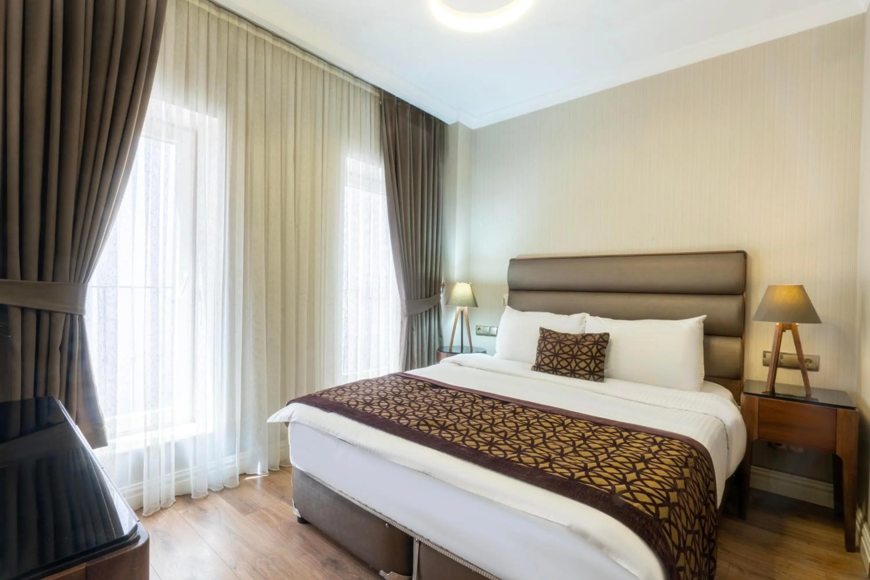 Bed in 6 Apartment Galata