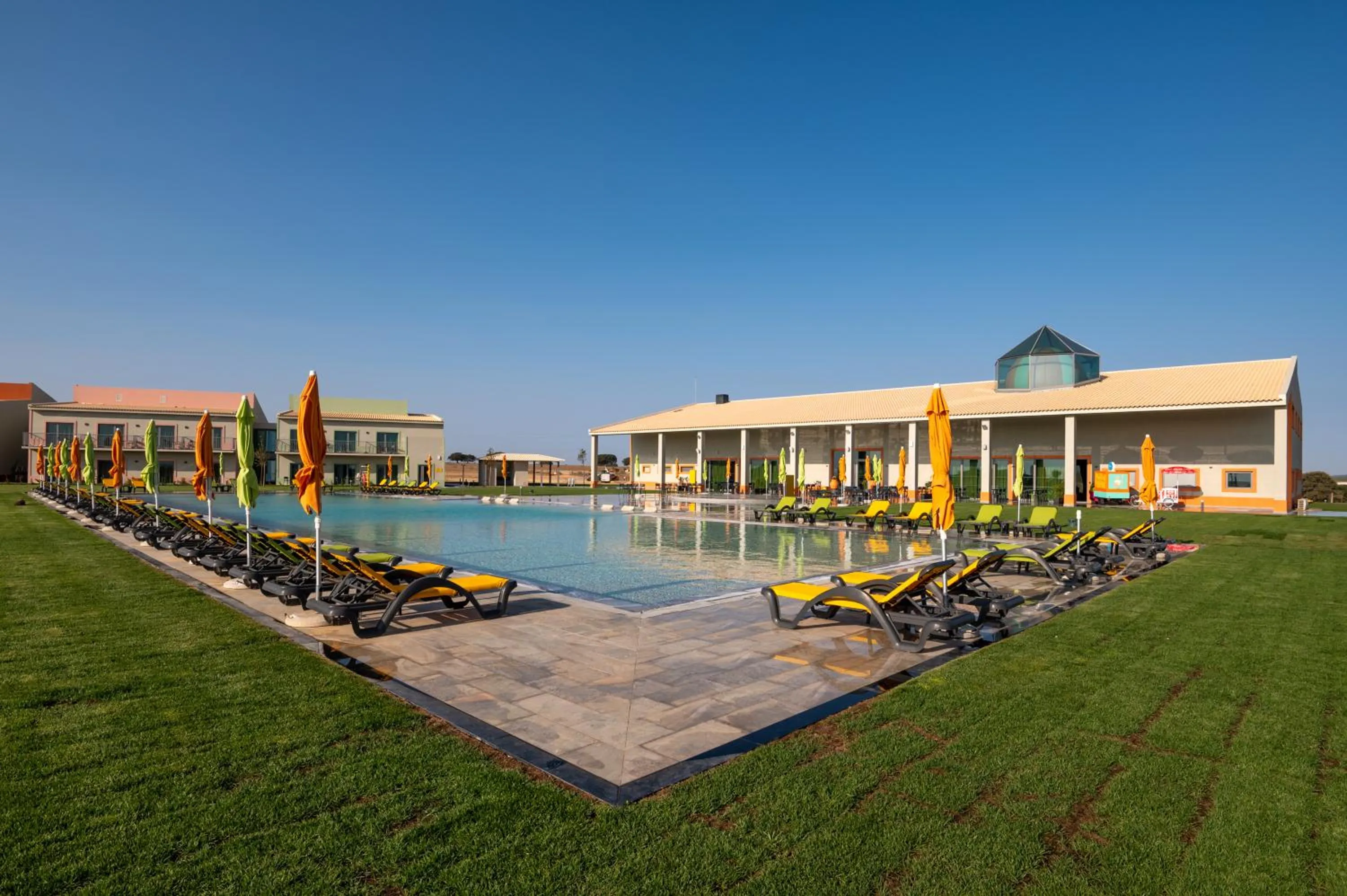 Swimming pool in Vila Gale Nep Kids