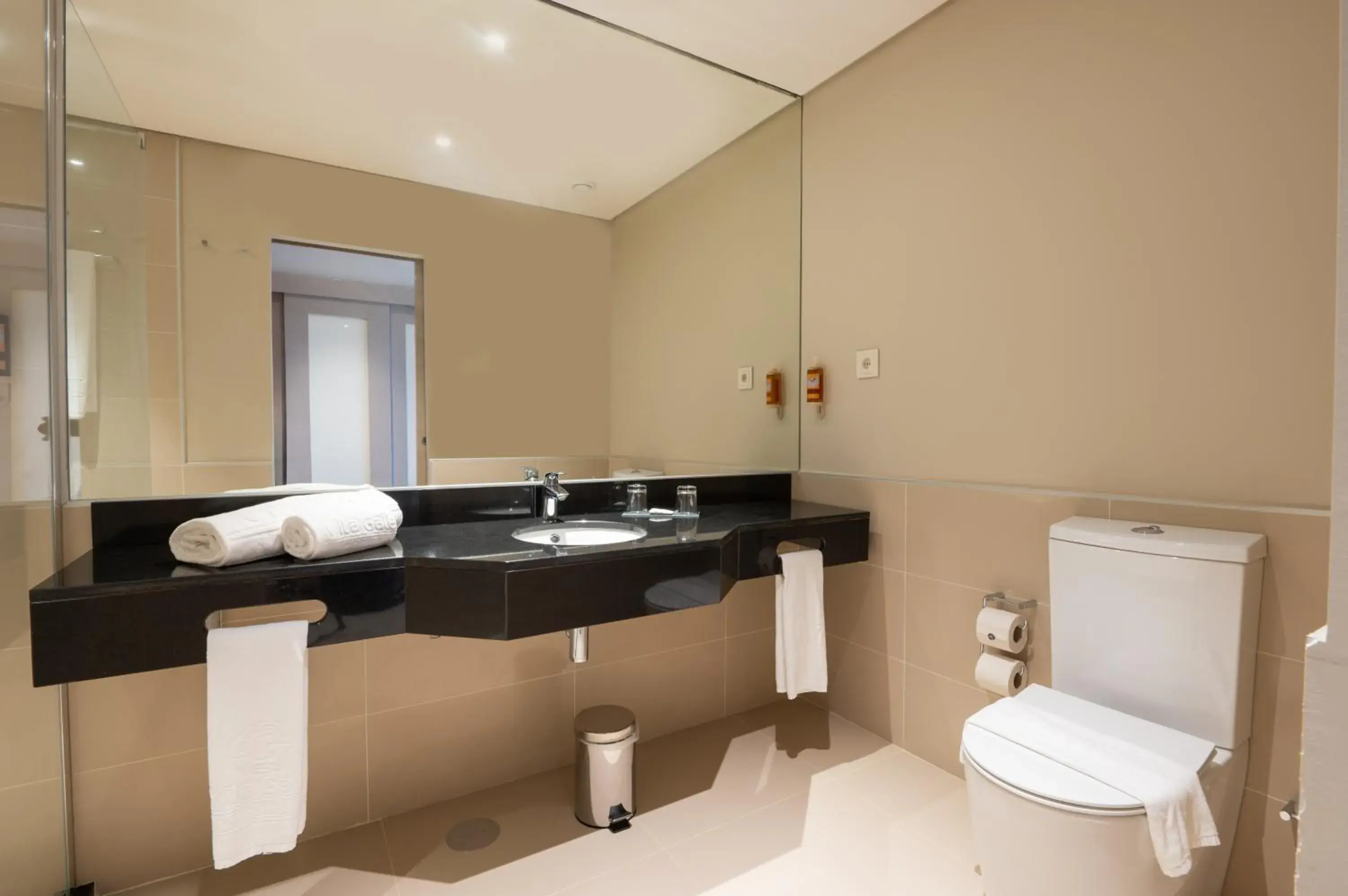 Bathroom in Vila Gale Nep Kids Bathroom in Vila Gale Nep Kids