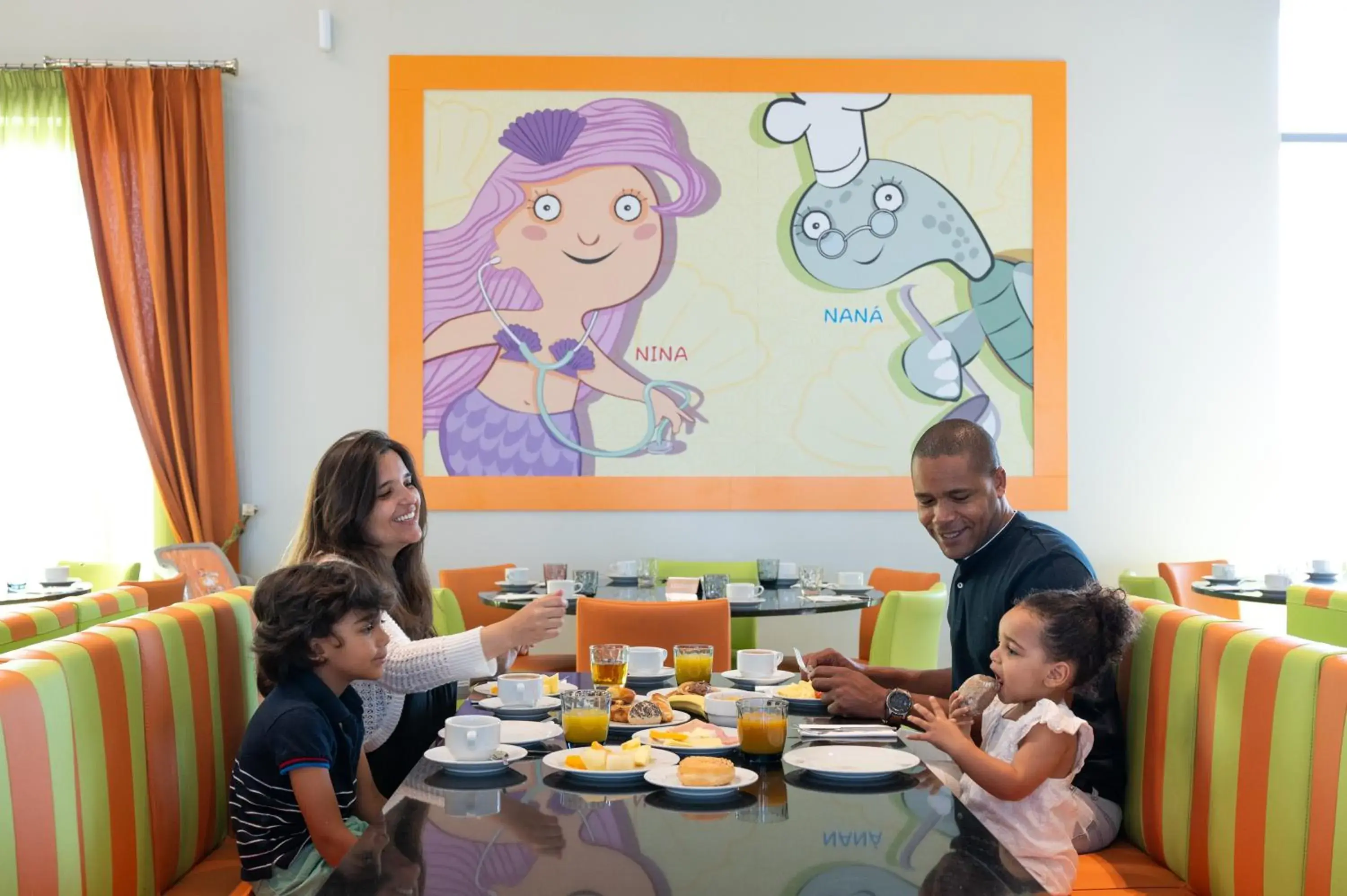 Restaurant/places to eat in Vila Gale Nep Kids Restaurant/places to eat in Vila Gale Nep Kids