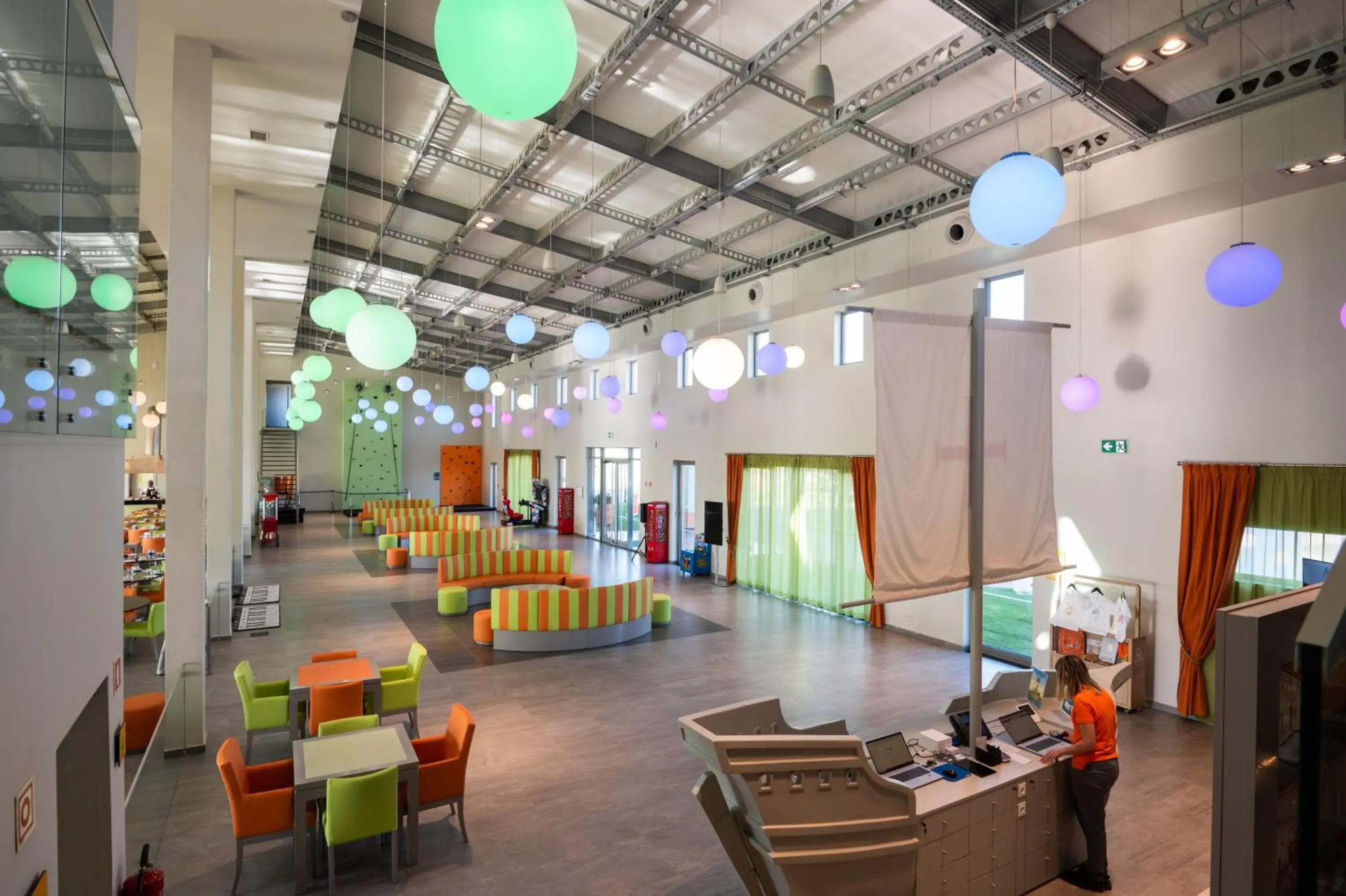 Lobby or reception in Vila Gale Nep Kids Lobby or reception in Vila Gale Nep Kids