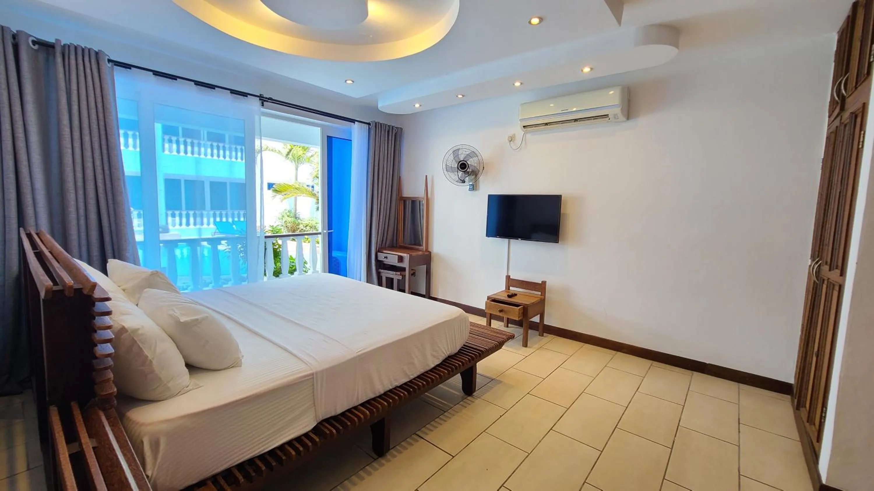 Bed in c3 Cowrie Shell Residences
