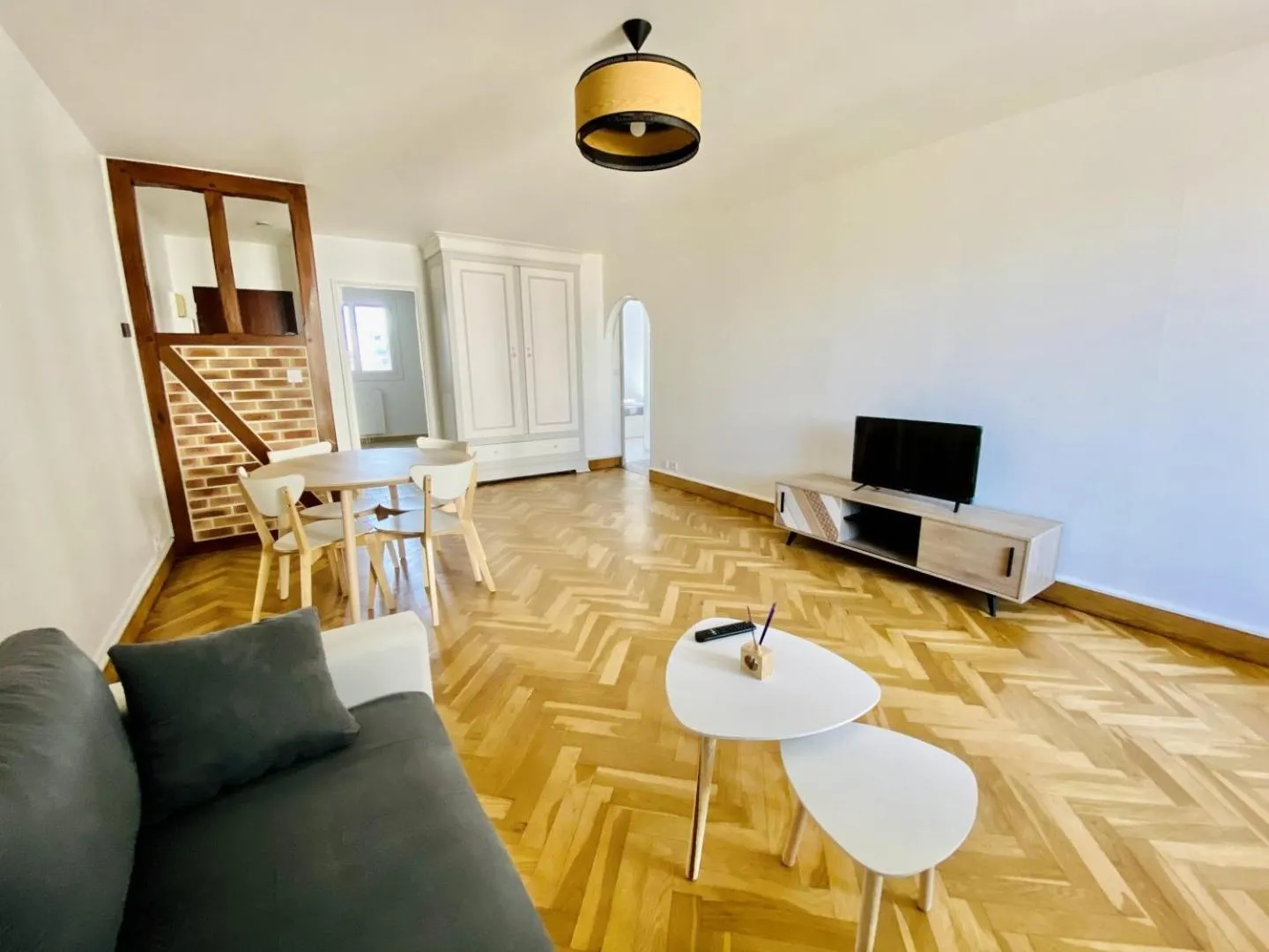 Communal lounge/ TV room in Appartement T3 de Standing en Centre-Ville