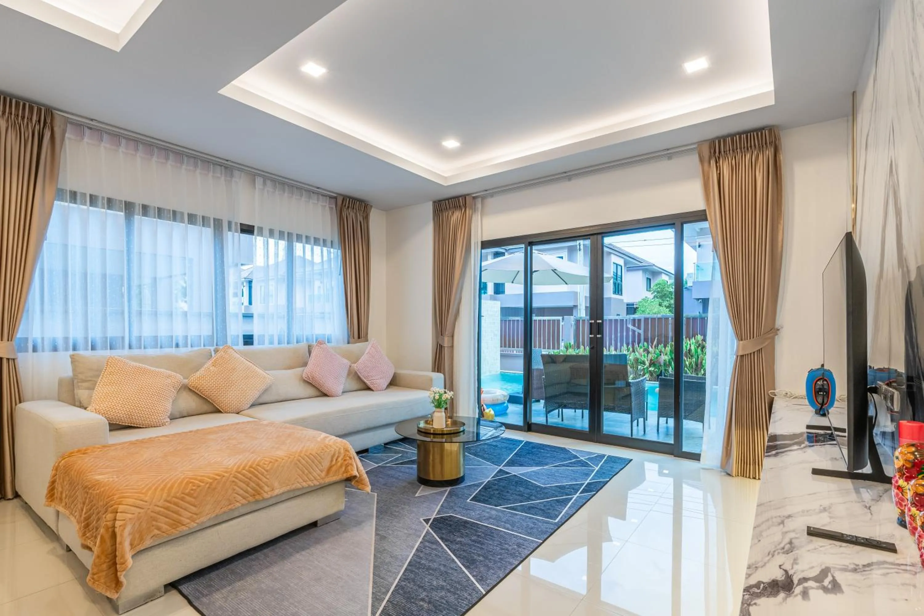 TV and multimedia, Bed in Southern Peak Pool Villa Huay Yai Pattaya