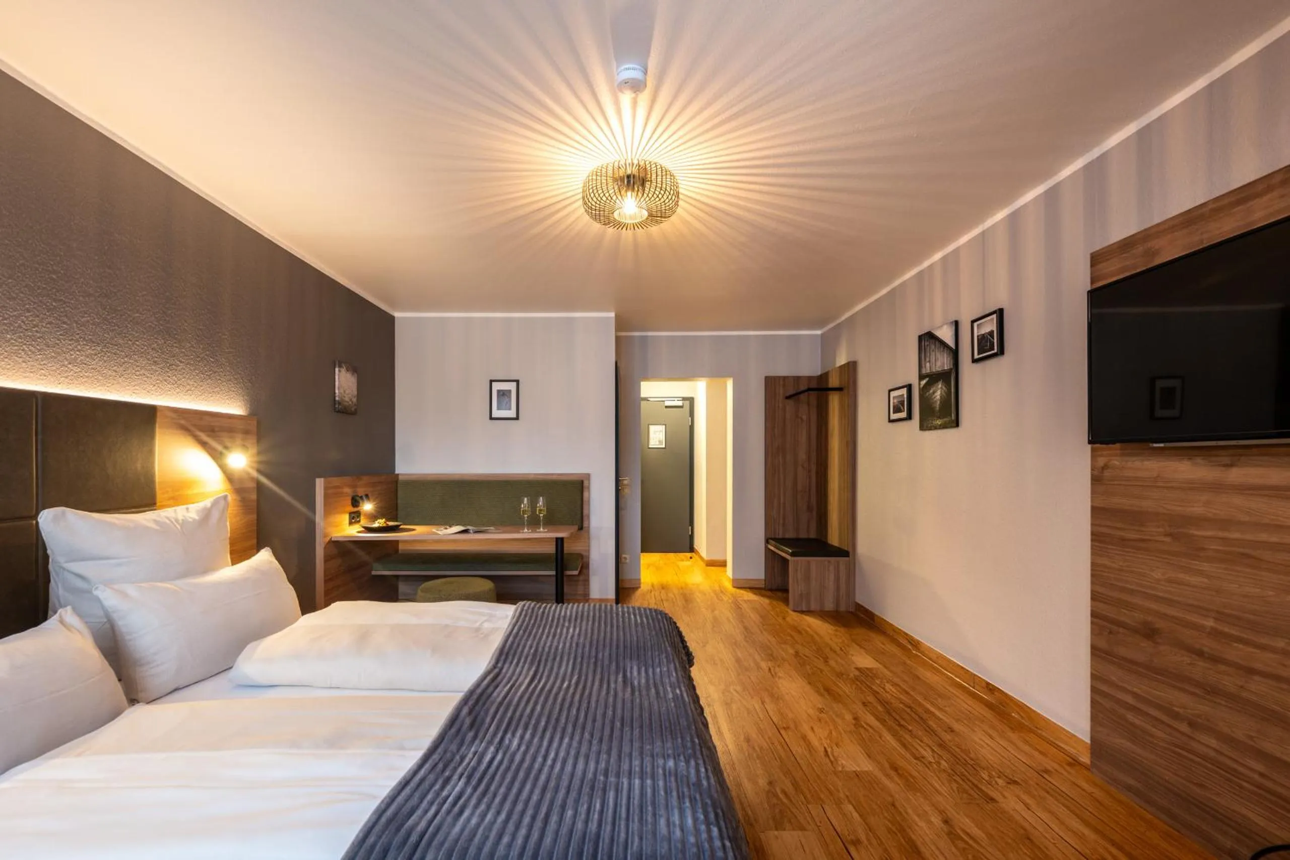 Photo of the whole room, Bed in Uferdeck - Boutique Hotel