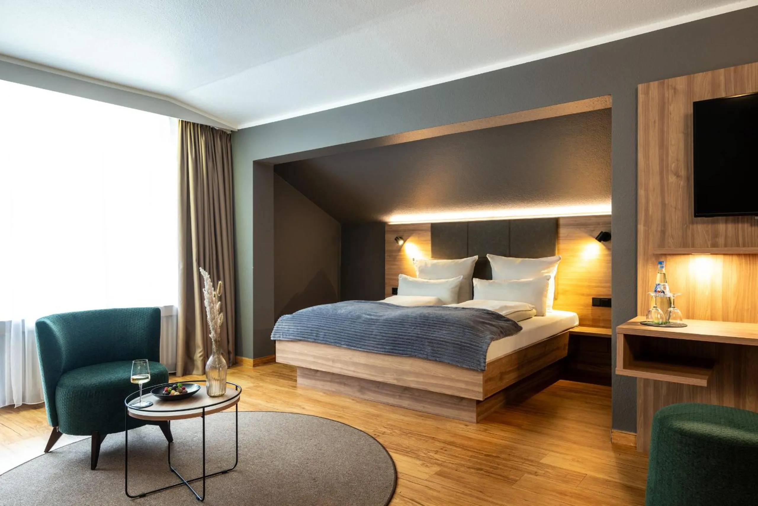 Photo of the whole room, Bed in Uferdeck - Boutique Hotel