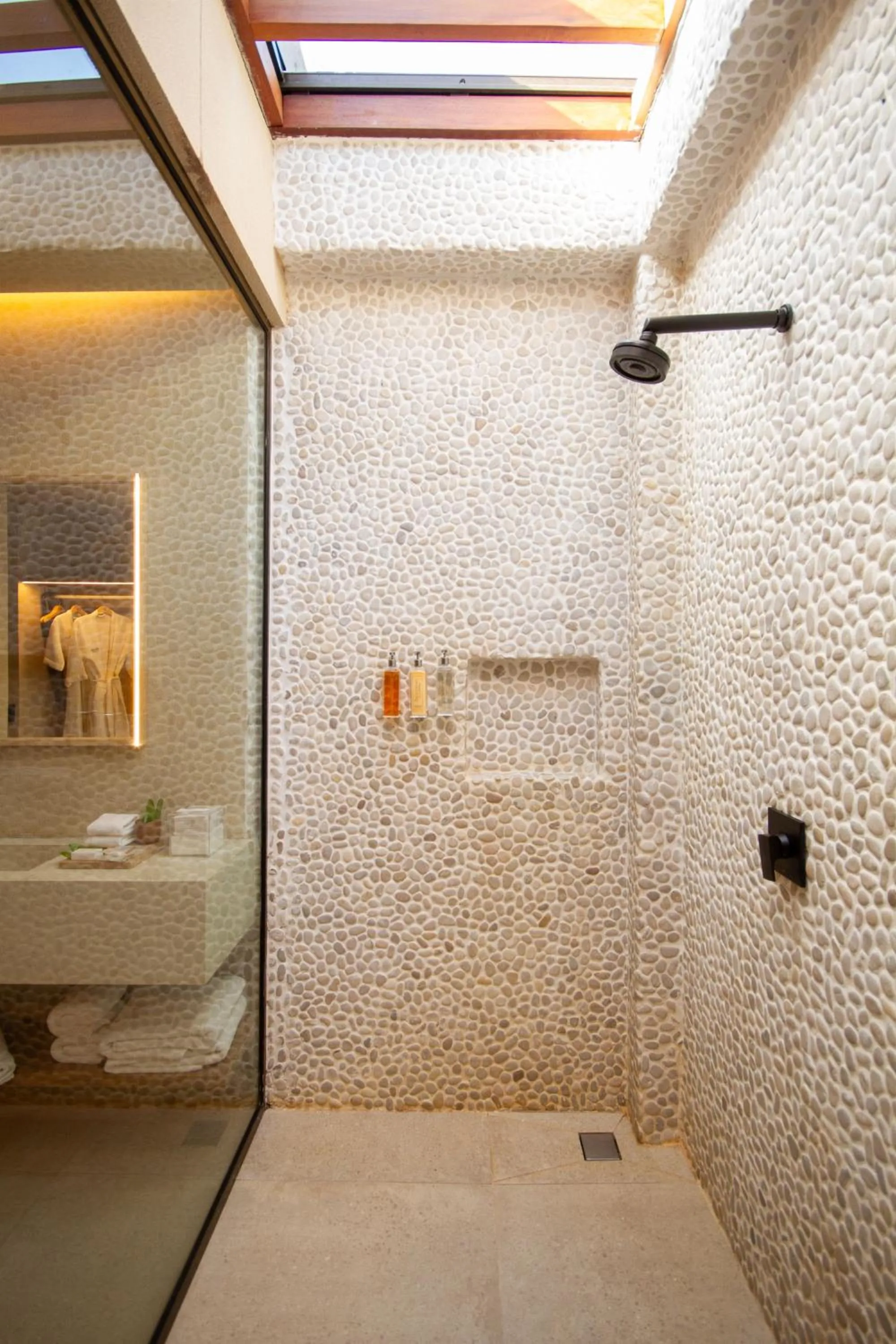 Shower in Hamares Boutique Hotel